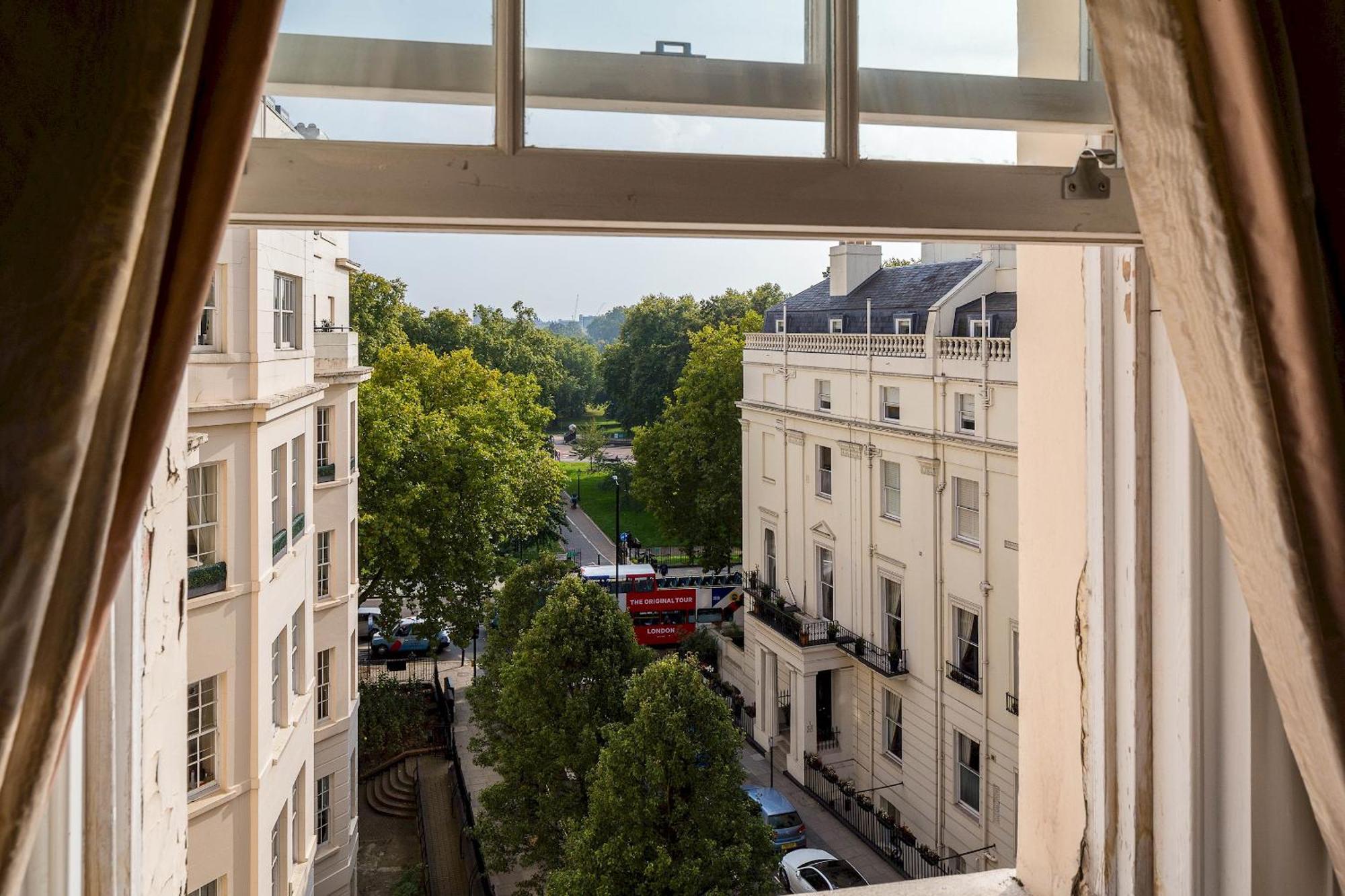 Hyde Park View Marble Arch Apartment London