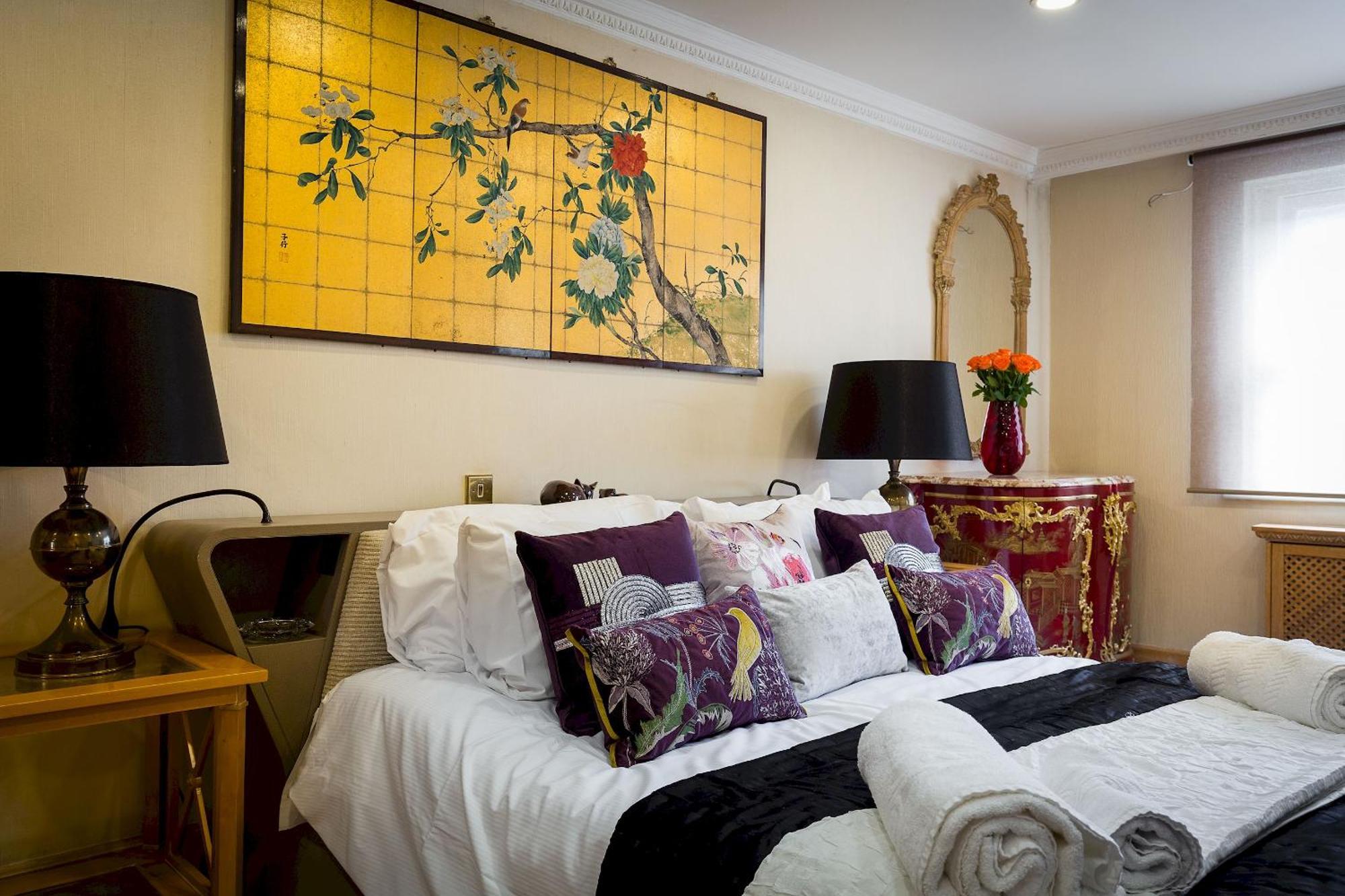 Hyde Park View Marble Arch Apartment London