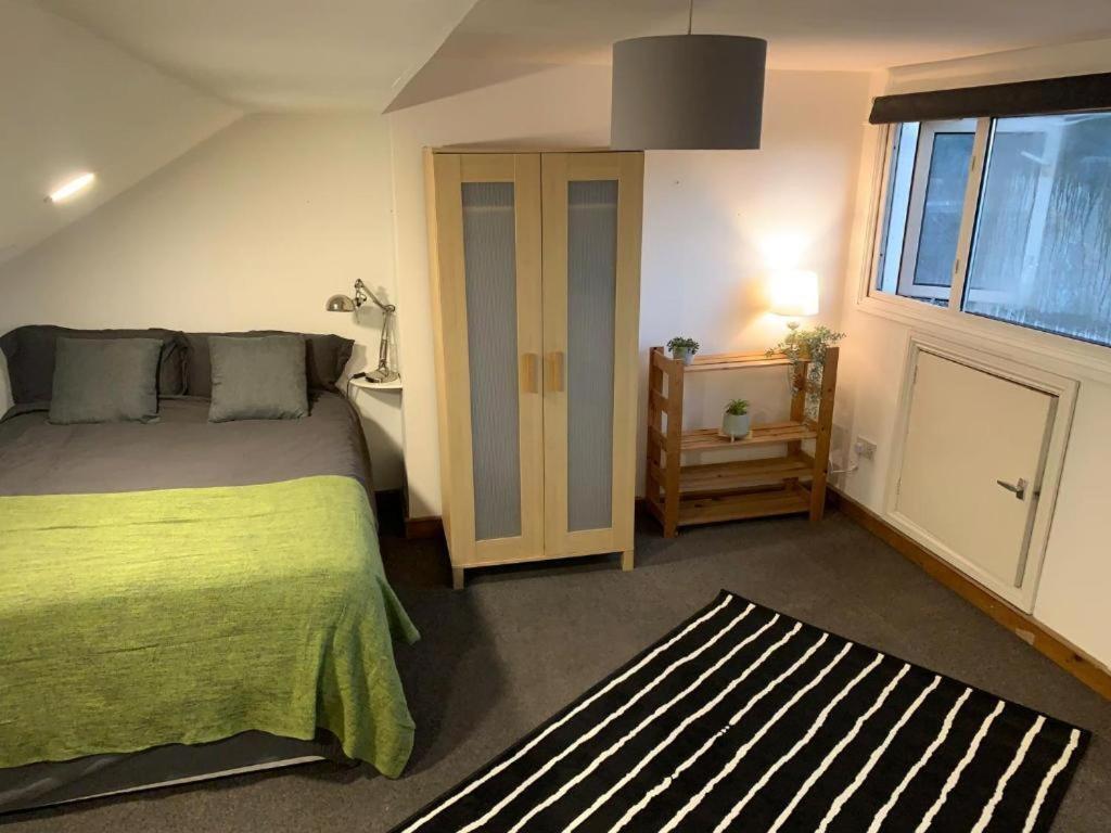 Priced Living Deluxe Bedroom 4 * Londen