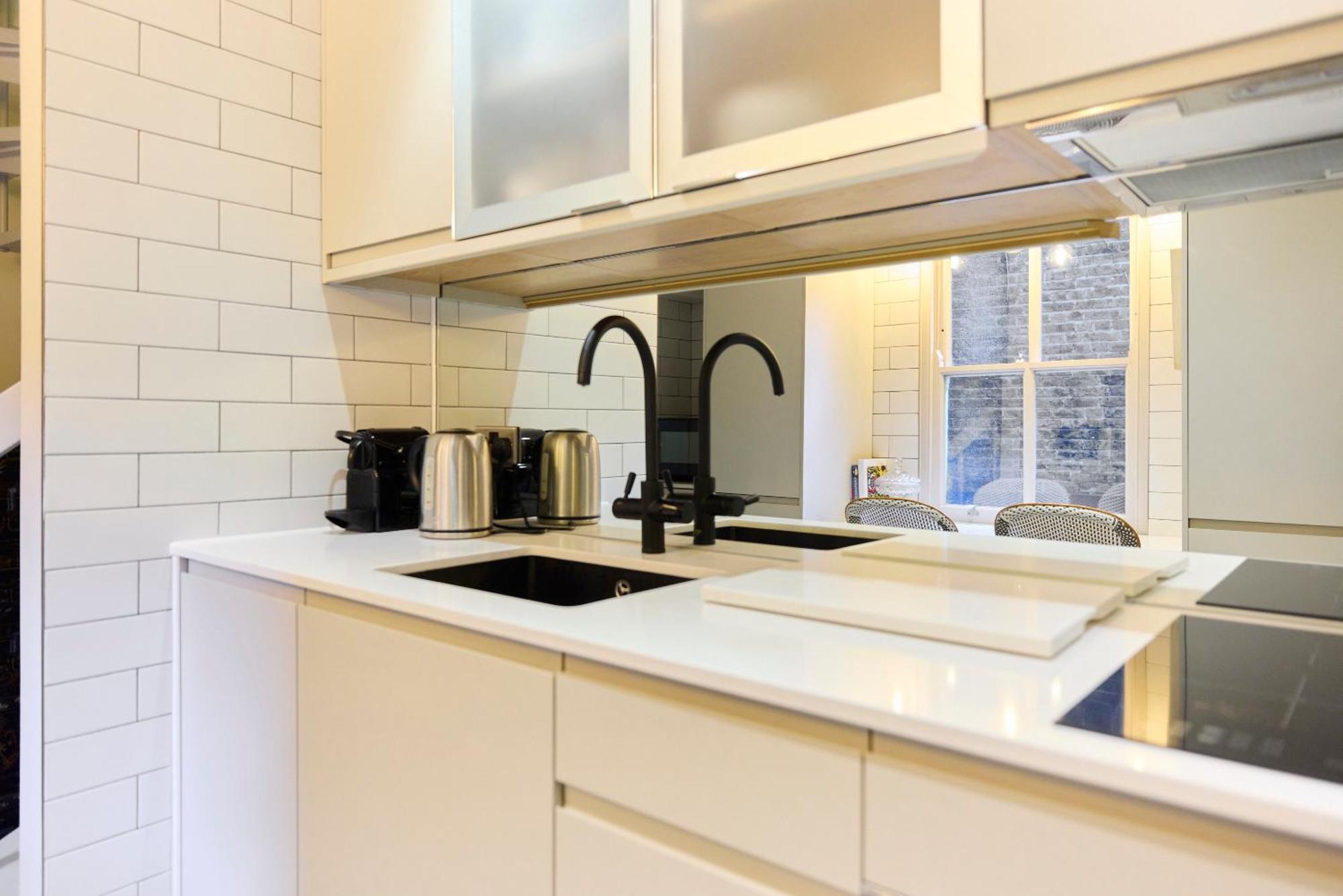 Apartment The Kensington Designer's Retreat - Modern 1bdr Flat London