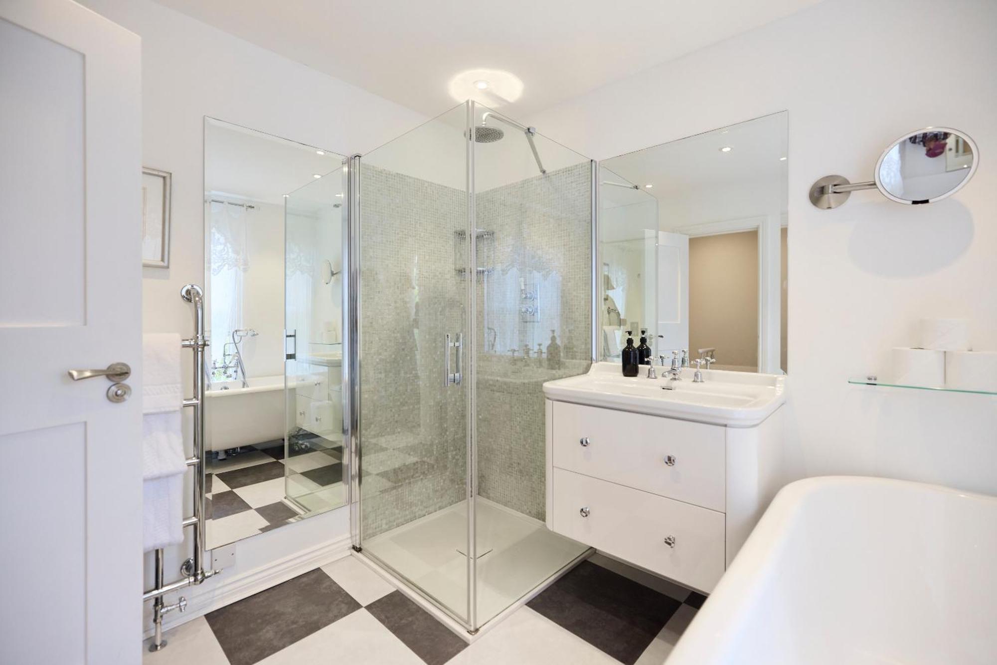 The Kensington Designer's Retreat - Modern 1bdr Flat Apartment London