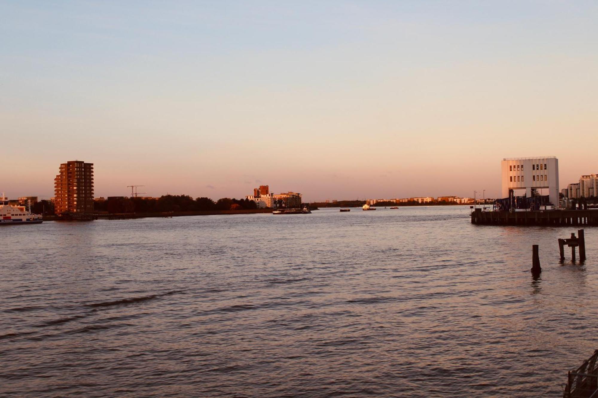 Leilighet Amazing River View 2 Bedroom Apartment, Sleeps 6 , Balcony And Parking London