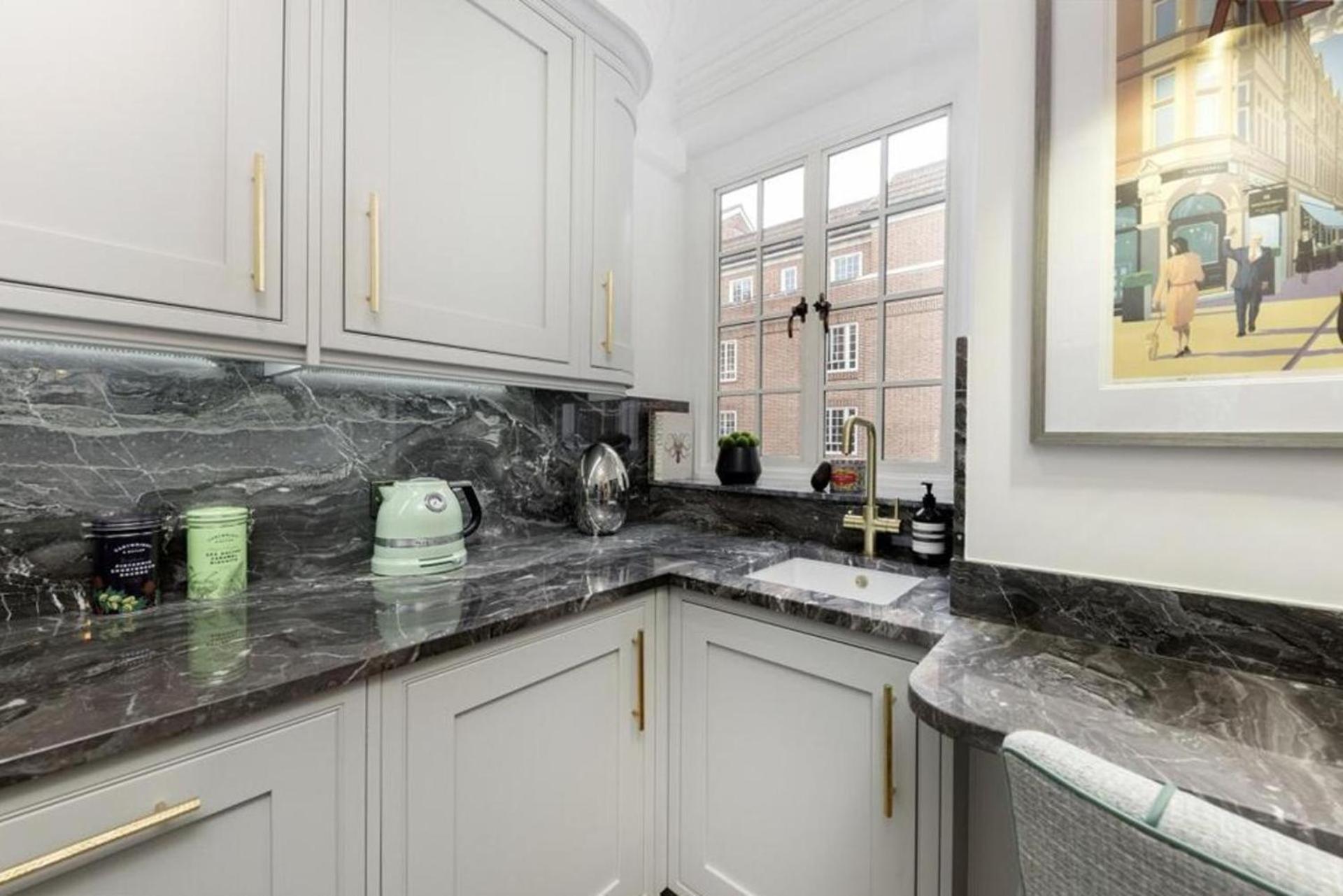 Chelsea Manor Retreat With 2 Bedrooms London
