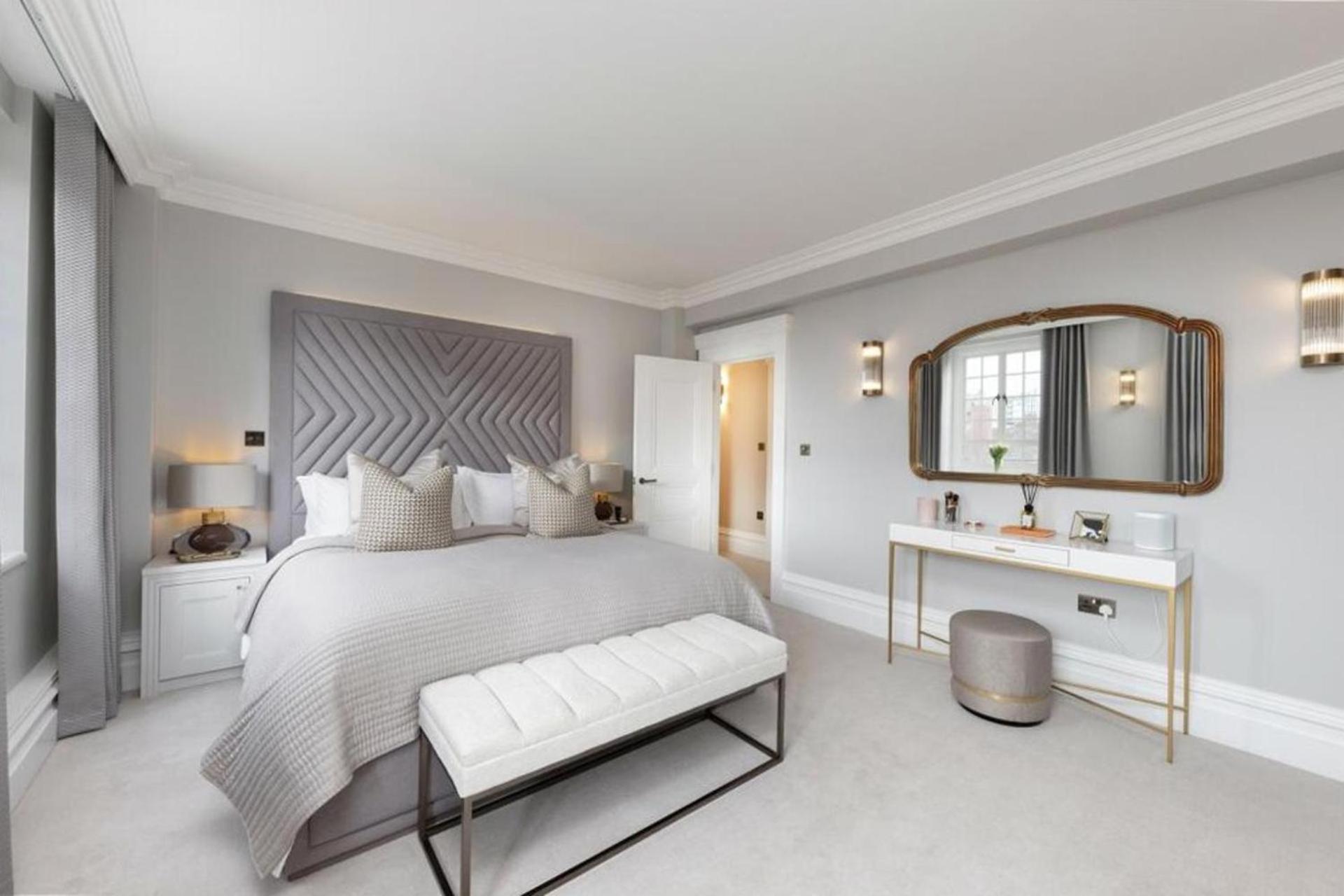 Chelsea Manor Retreat With 2 Bedrooms Apartment