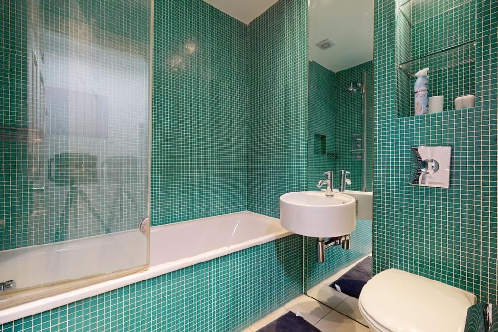 Charming And Bright Flat In Paddington! Apartment London