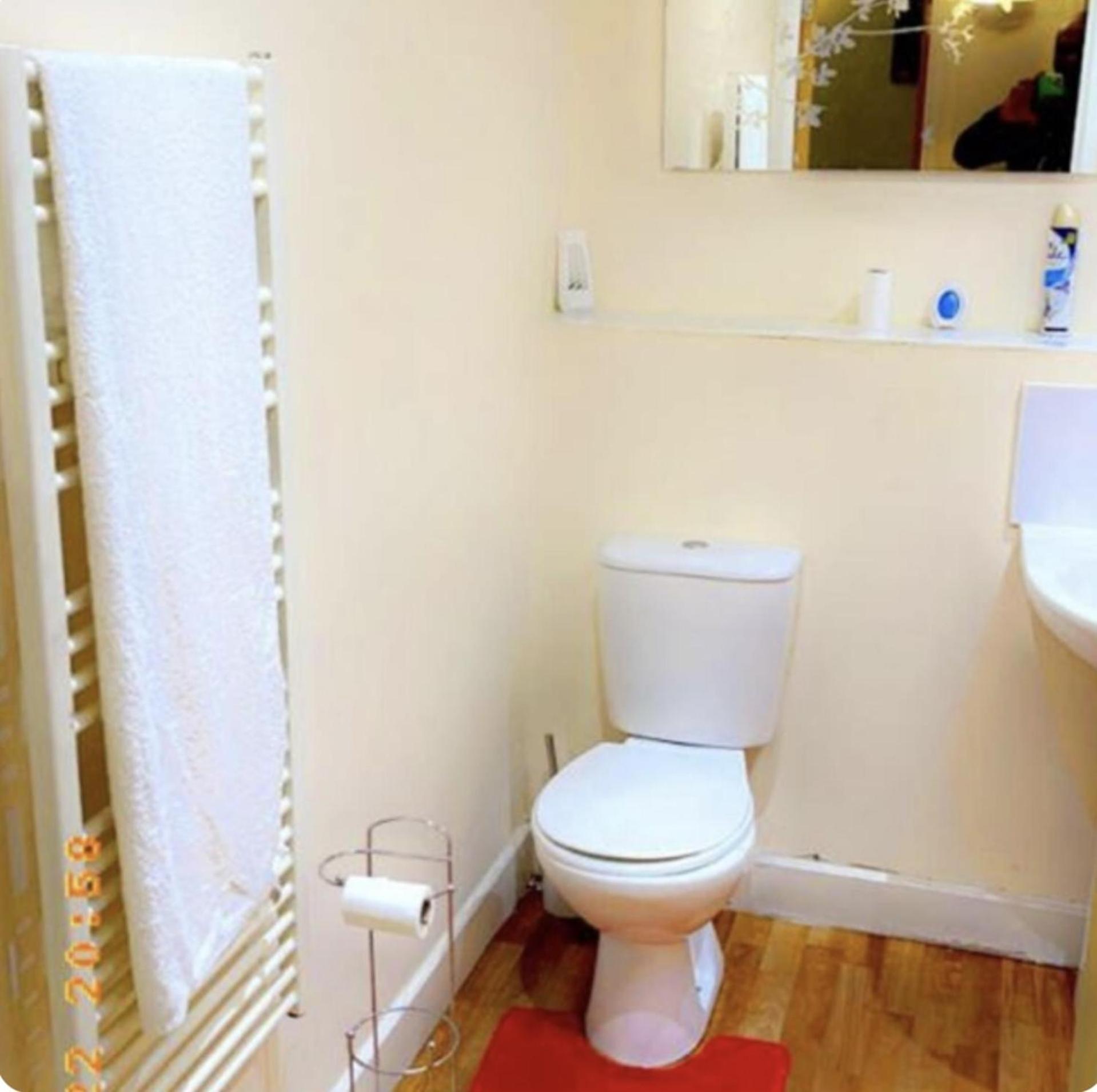 Apartment 4 Guests - Petok - Parking - 35min