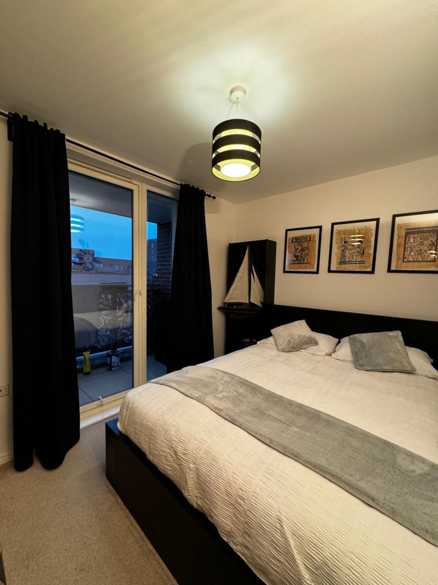 Apartamento Entire Flat Custom House