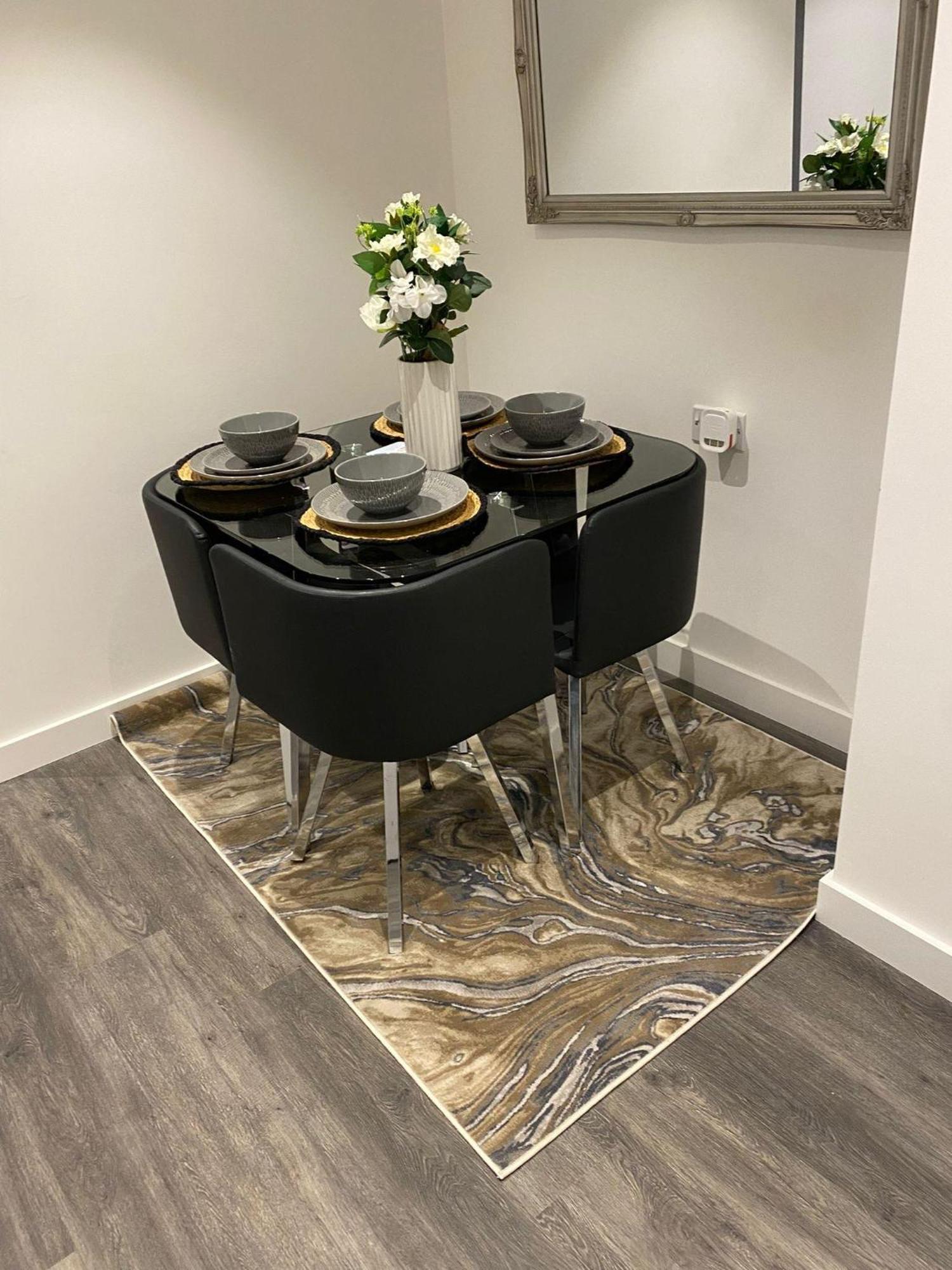 Apartment 4 Guests - Petok - Parking - 35min London