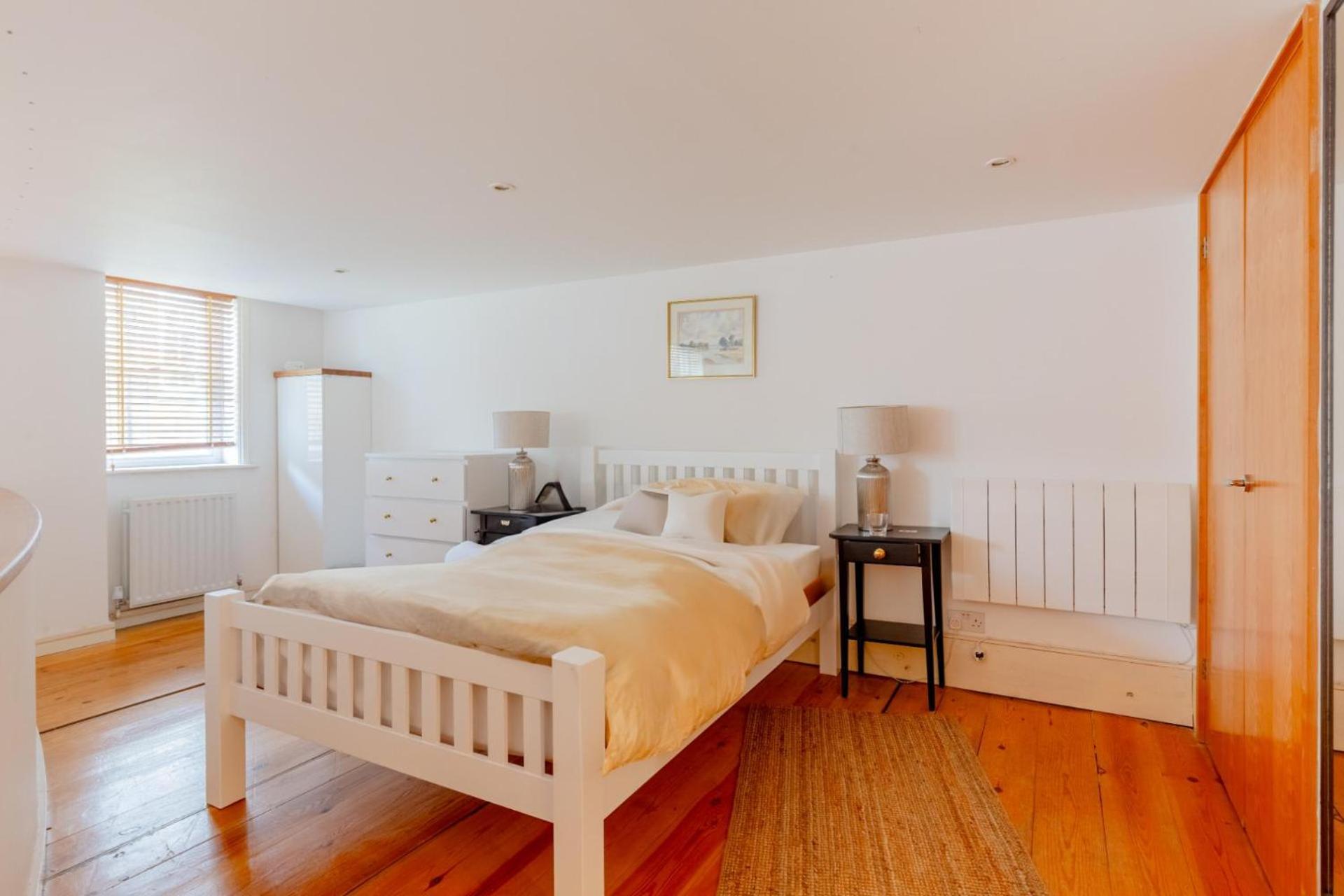 1bd Flat With Gym In Victorian Conversion Brixton Apartment *