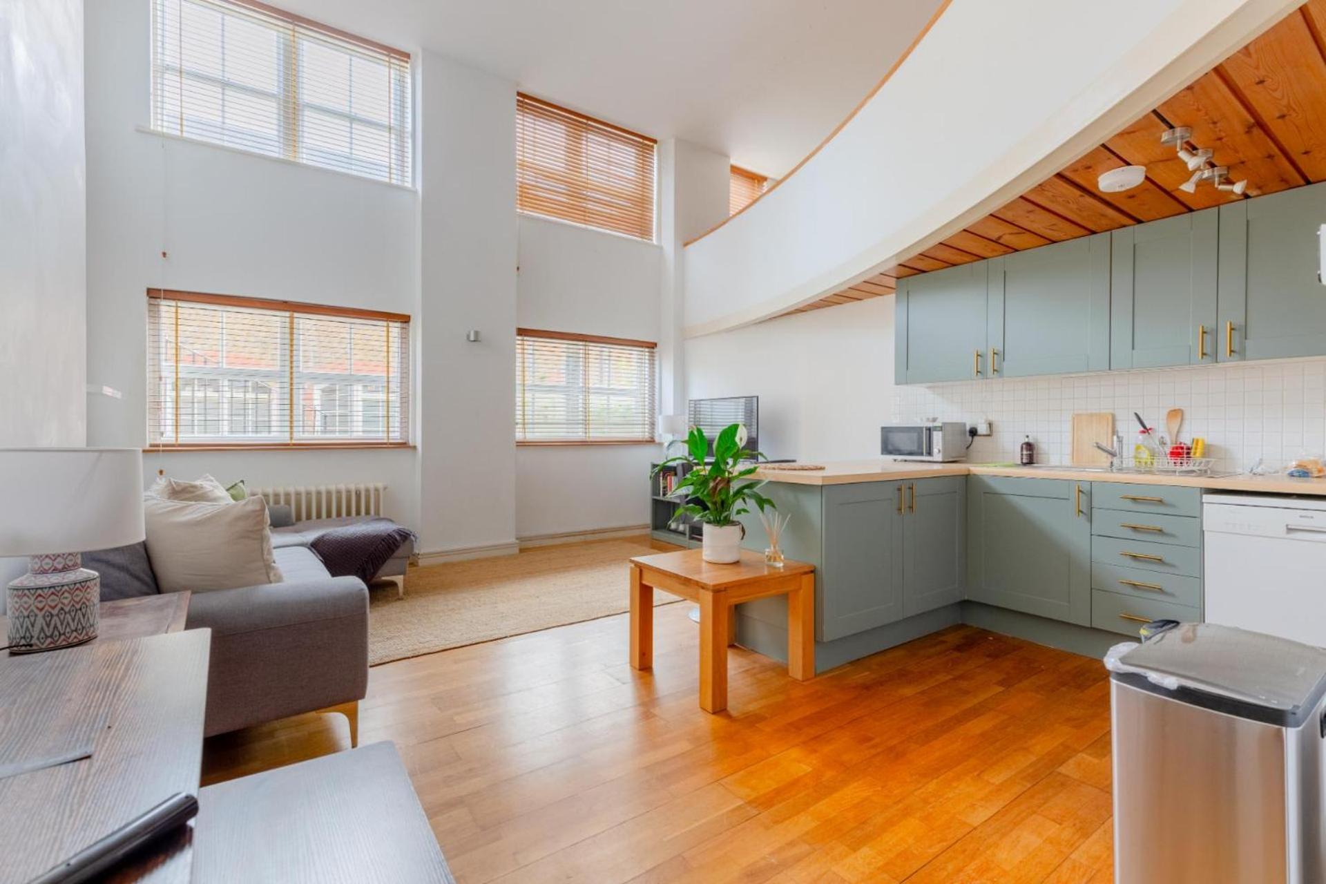 1bd Flat With Gym In Victorian Conversion Brixton Apartment London