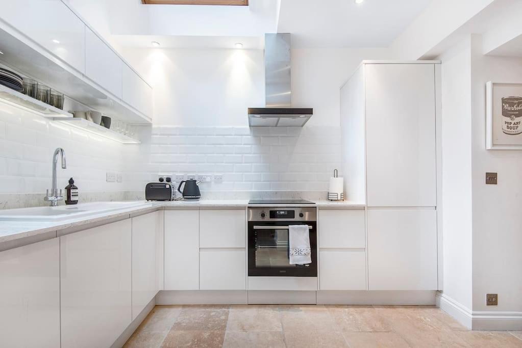 Chepstow Place- Notting Hill Holiday home *