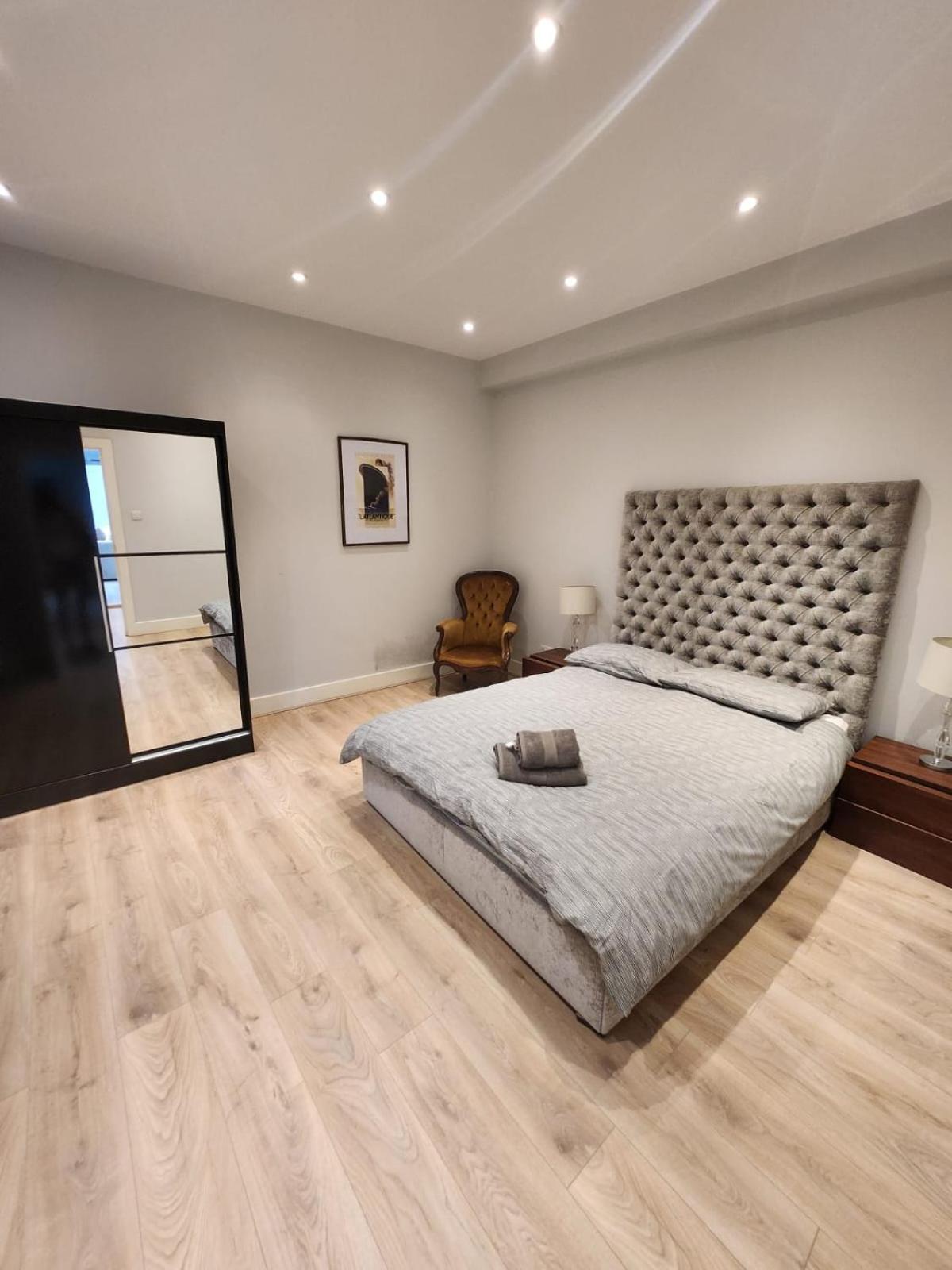 Renovu Premium Homes In Kensington * Londen