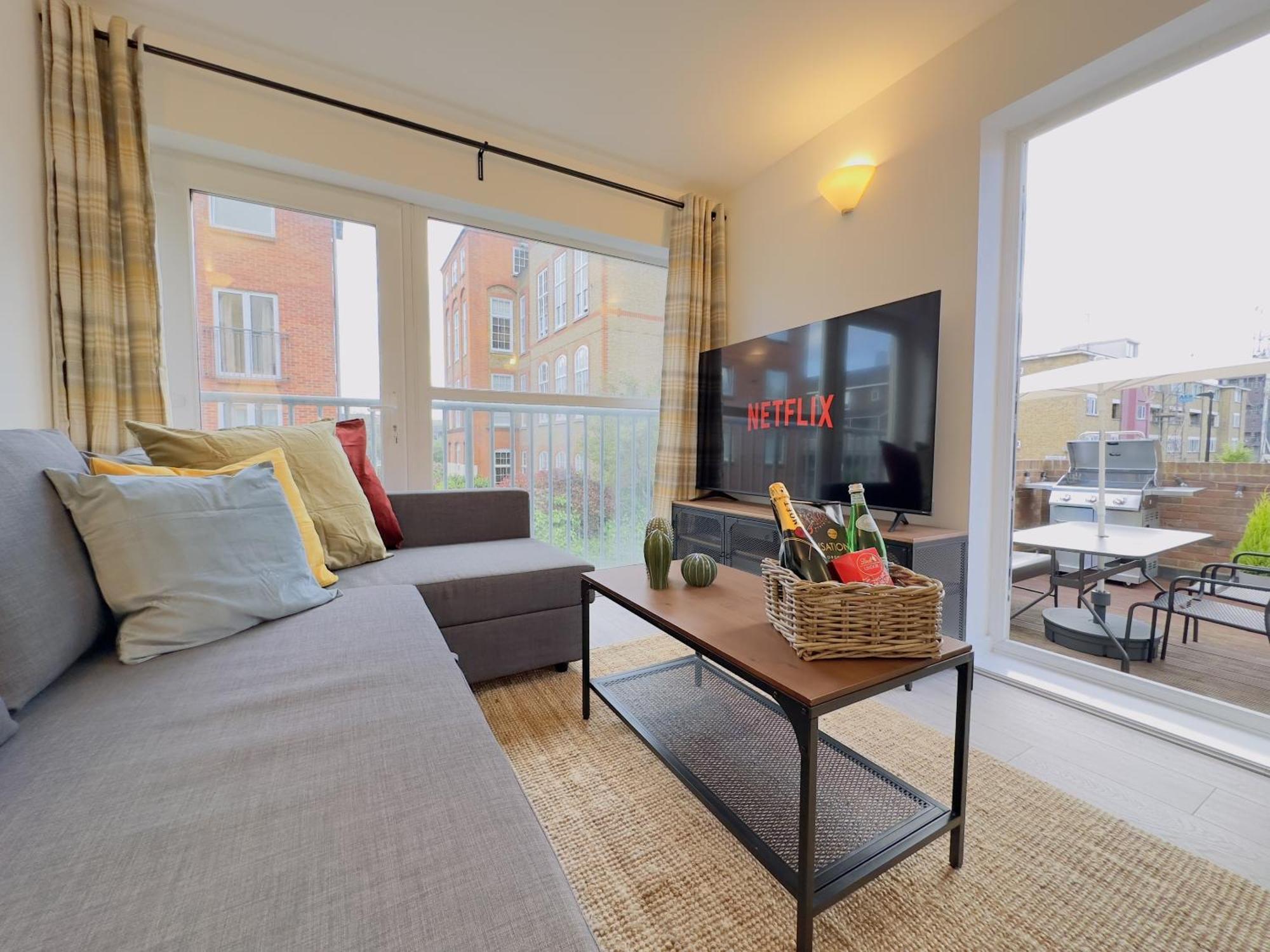 Canarywharf By Sleepy Apartment London