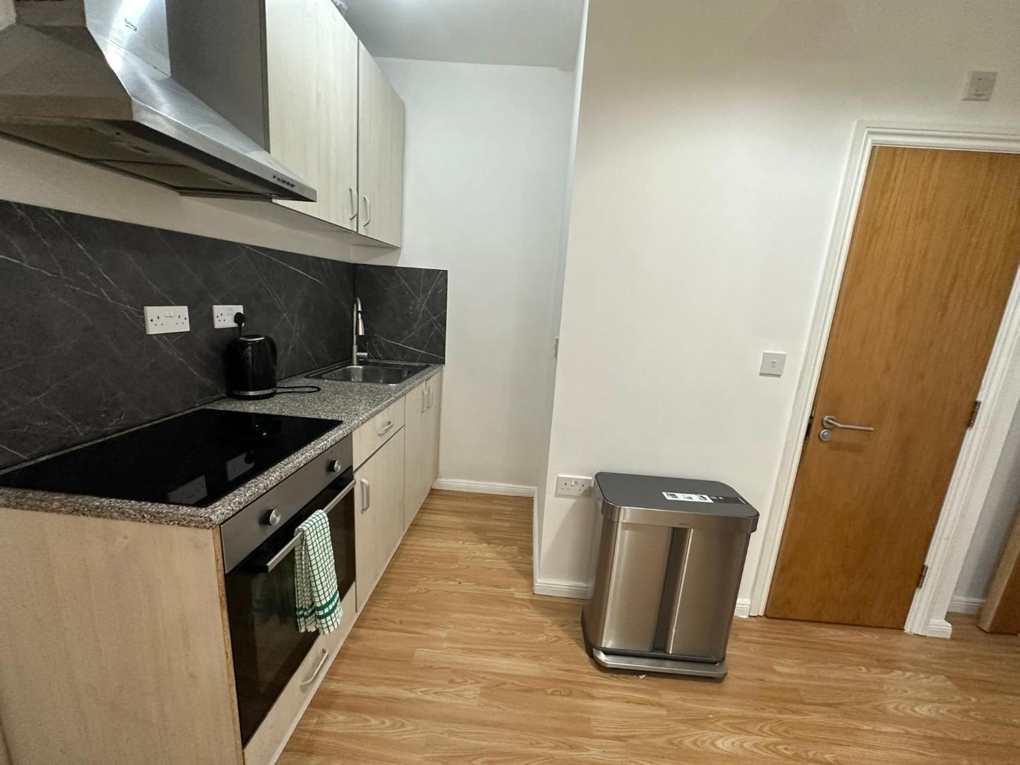 North A Spacious 7 Bedroom House Accommodating Up To 18 People Complete With Own Gym And Table Tennis *
