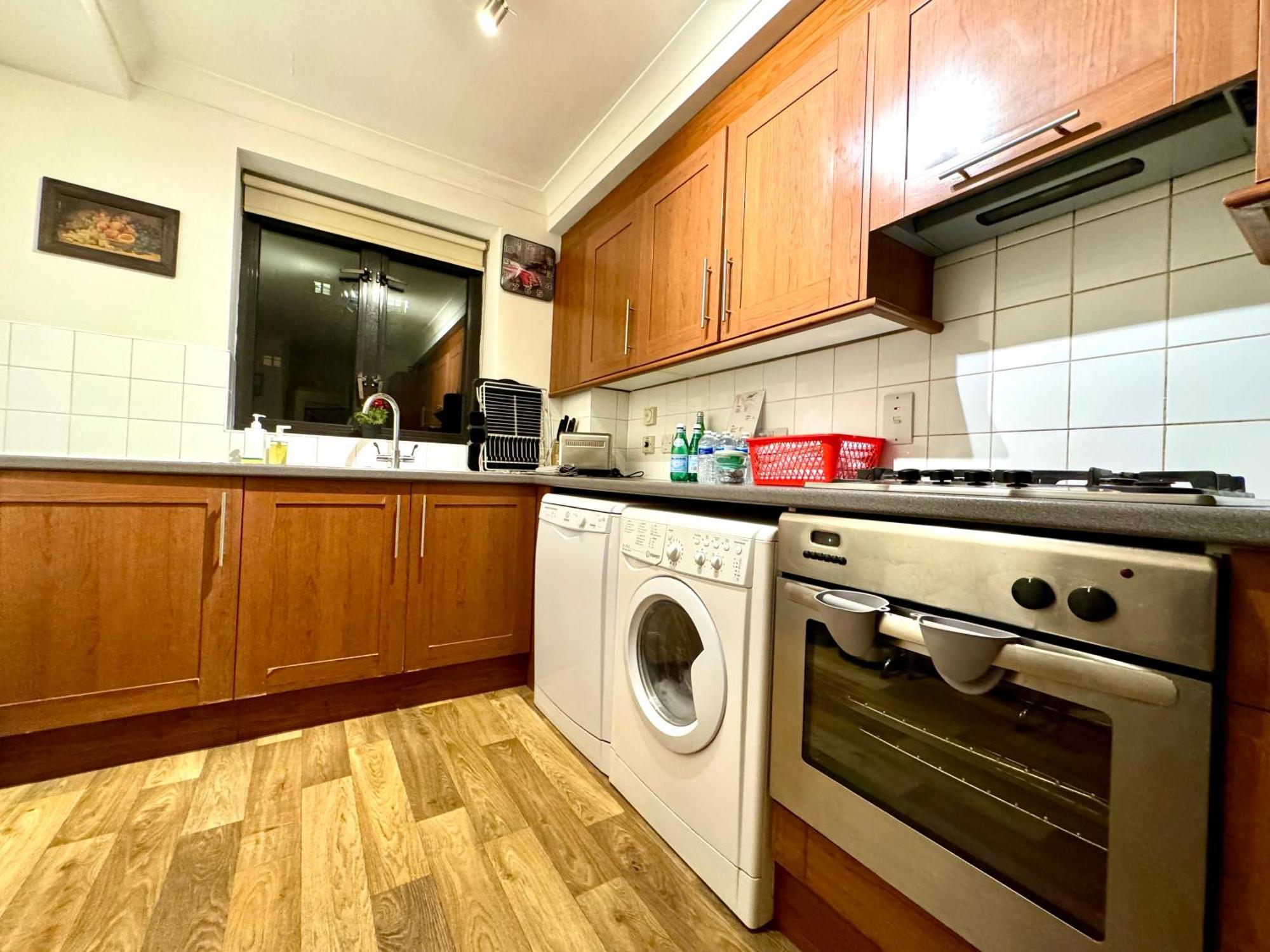 Apartment Lovely 2 Bedroom By Wild *