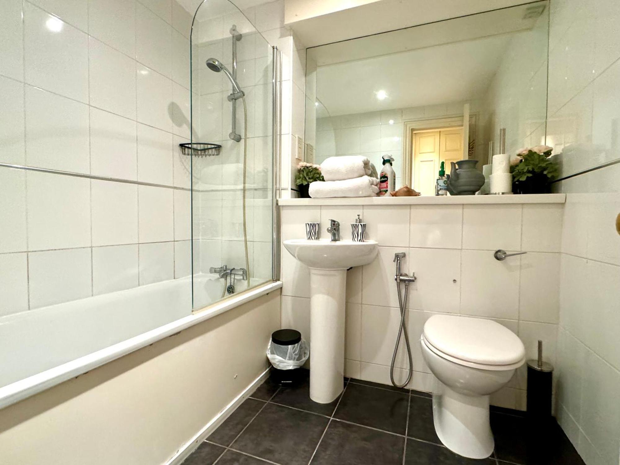 Lovely 2 Bedroom By Wild * London