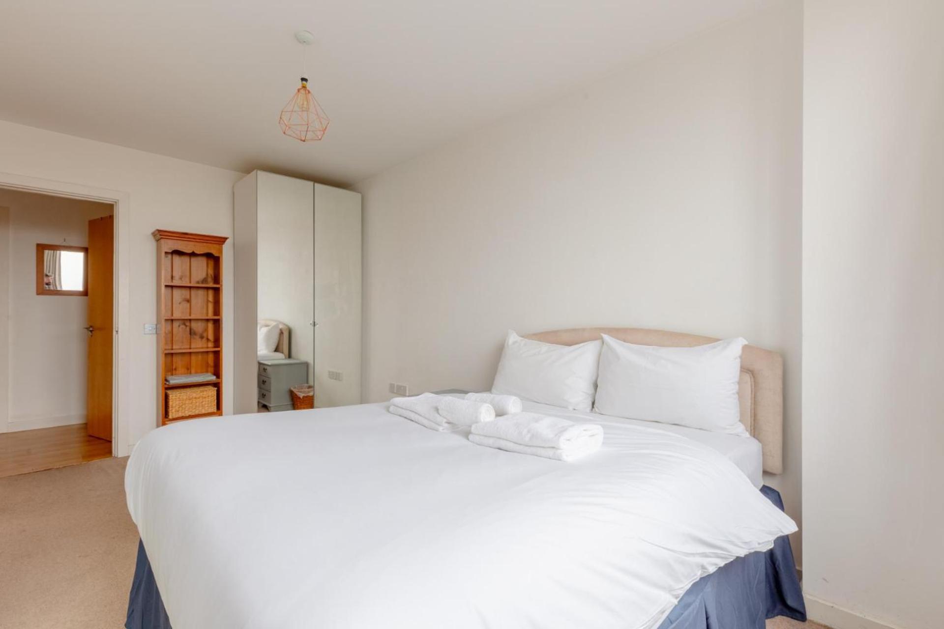 Apartment Bright 2 Bed Flat With Views Near Tower Bridge *