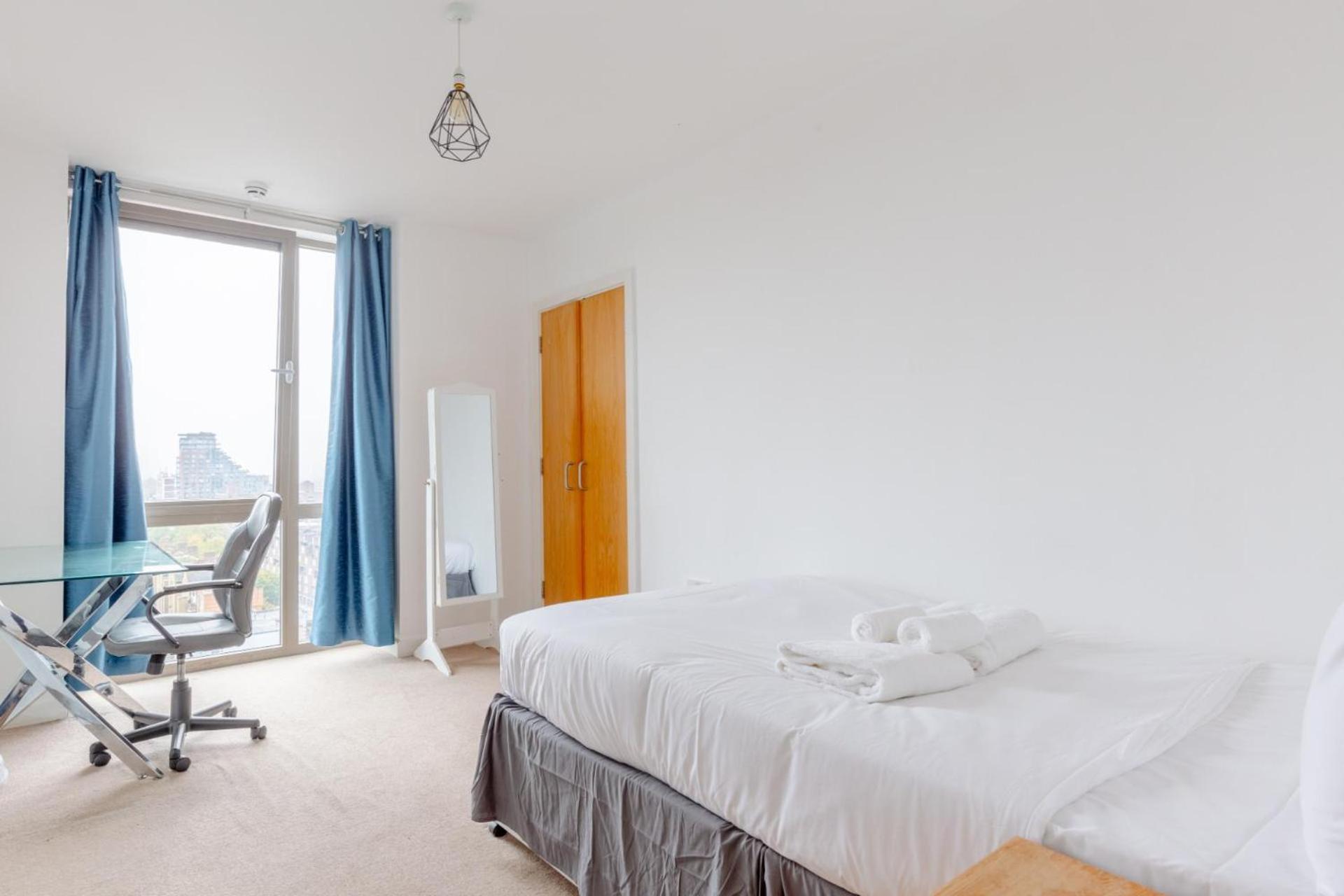 Bright 2 Bed Flat With Views Near Tower Bridge Apartment London
