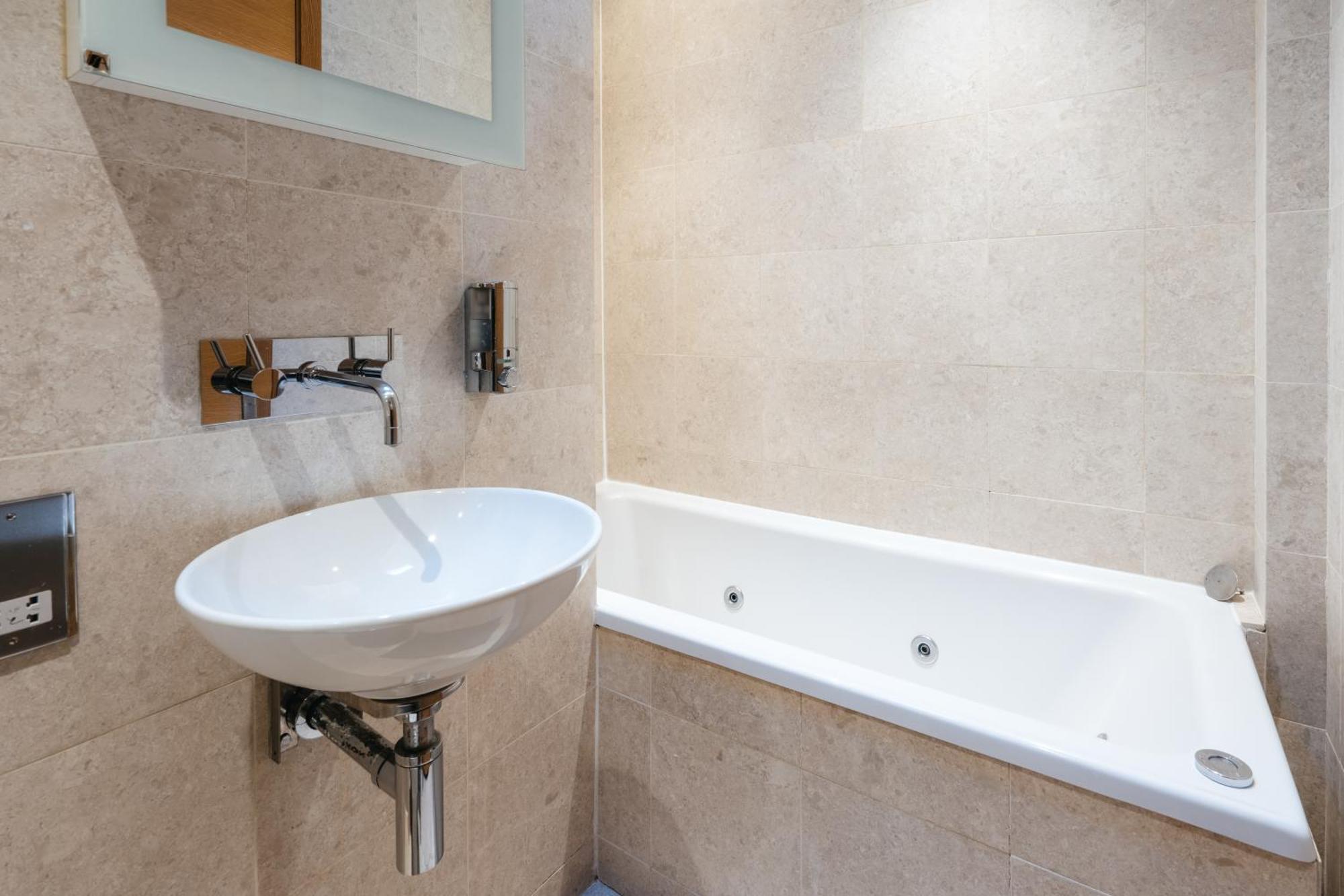 Apartment Stylish With Terrace Near Hyde Park London