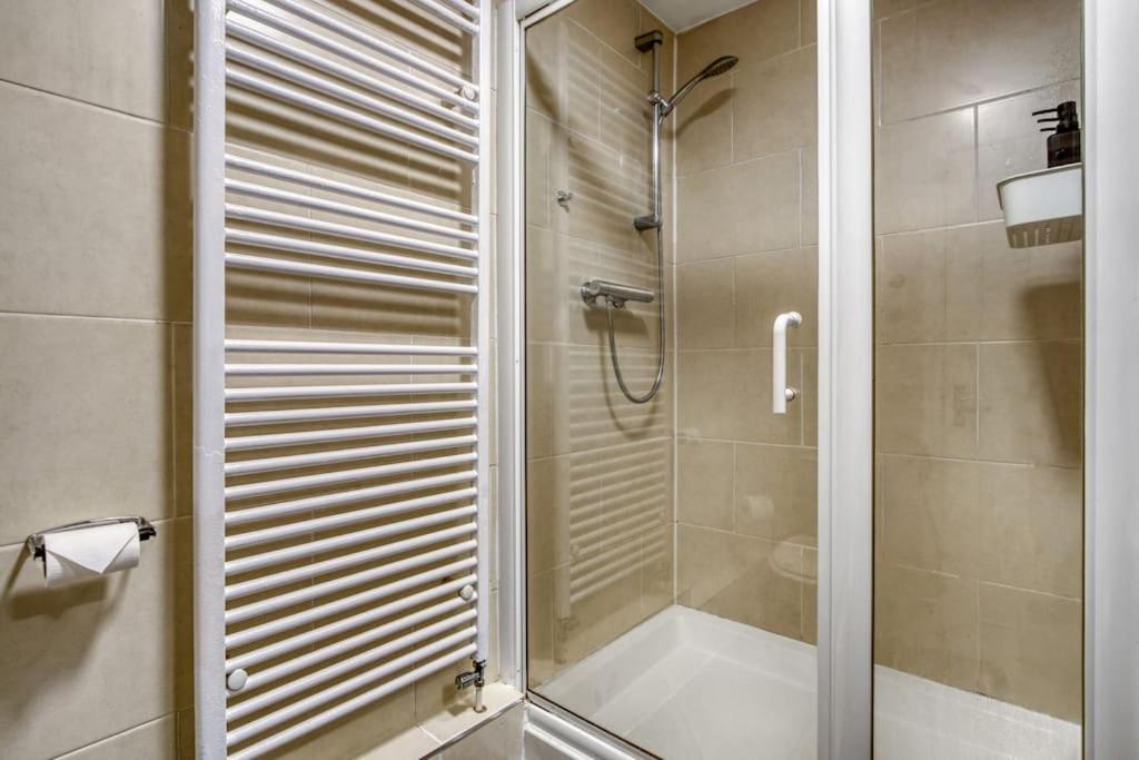 Apartamento Grove Retreat 1 Bed Steps From Ladbroke Station *