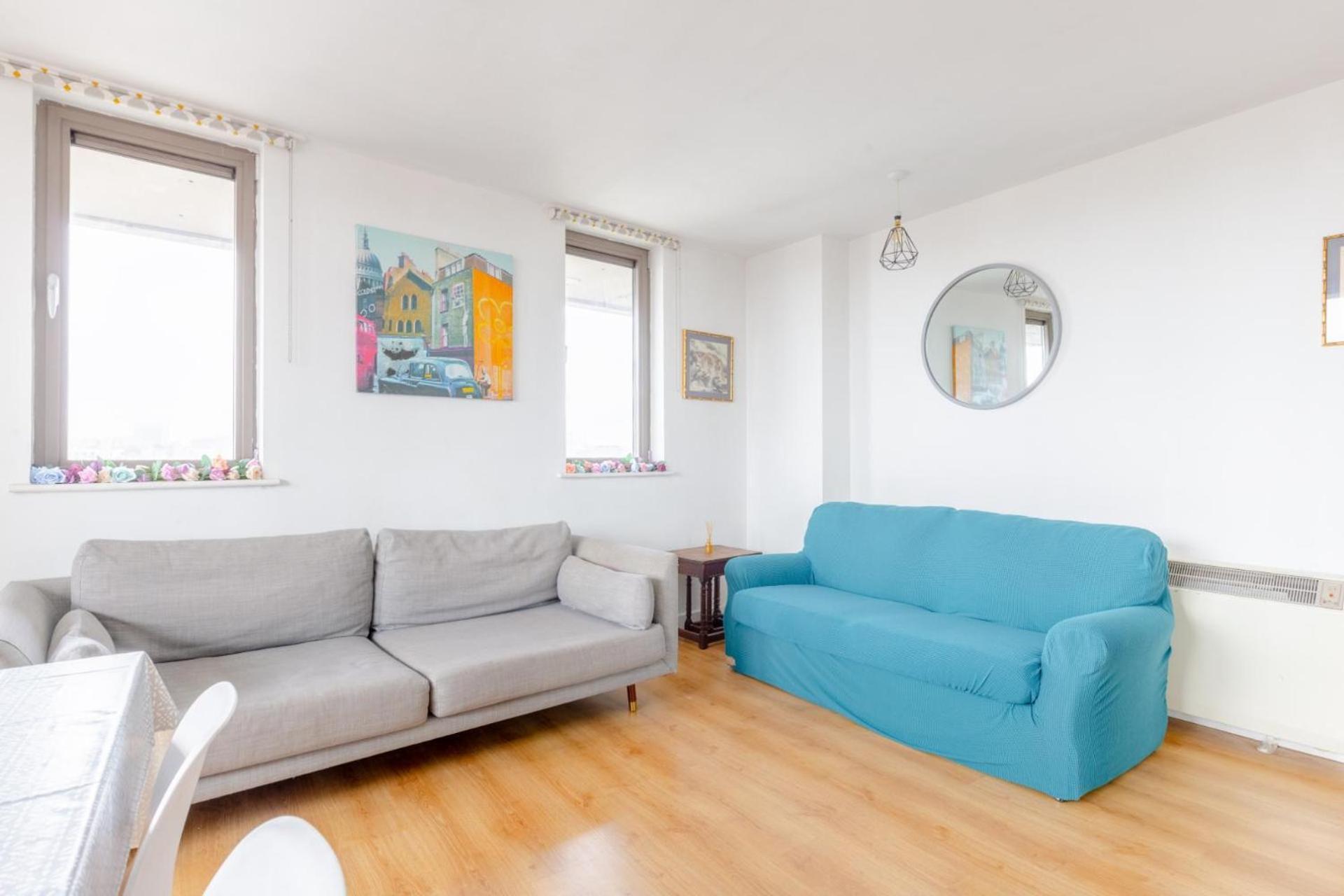 Bright 2 Bed Flat With Views Near Tower Bridge London