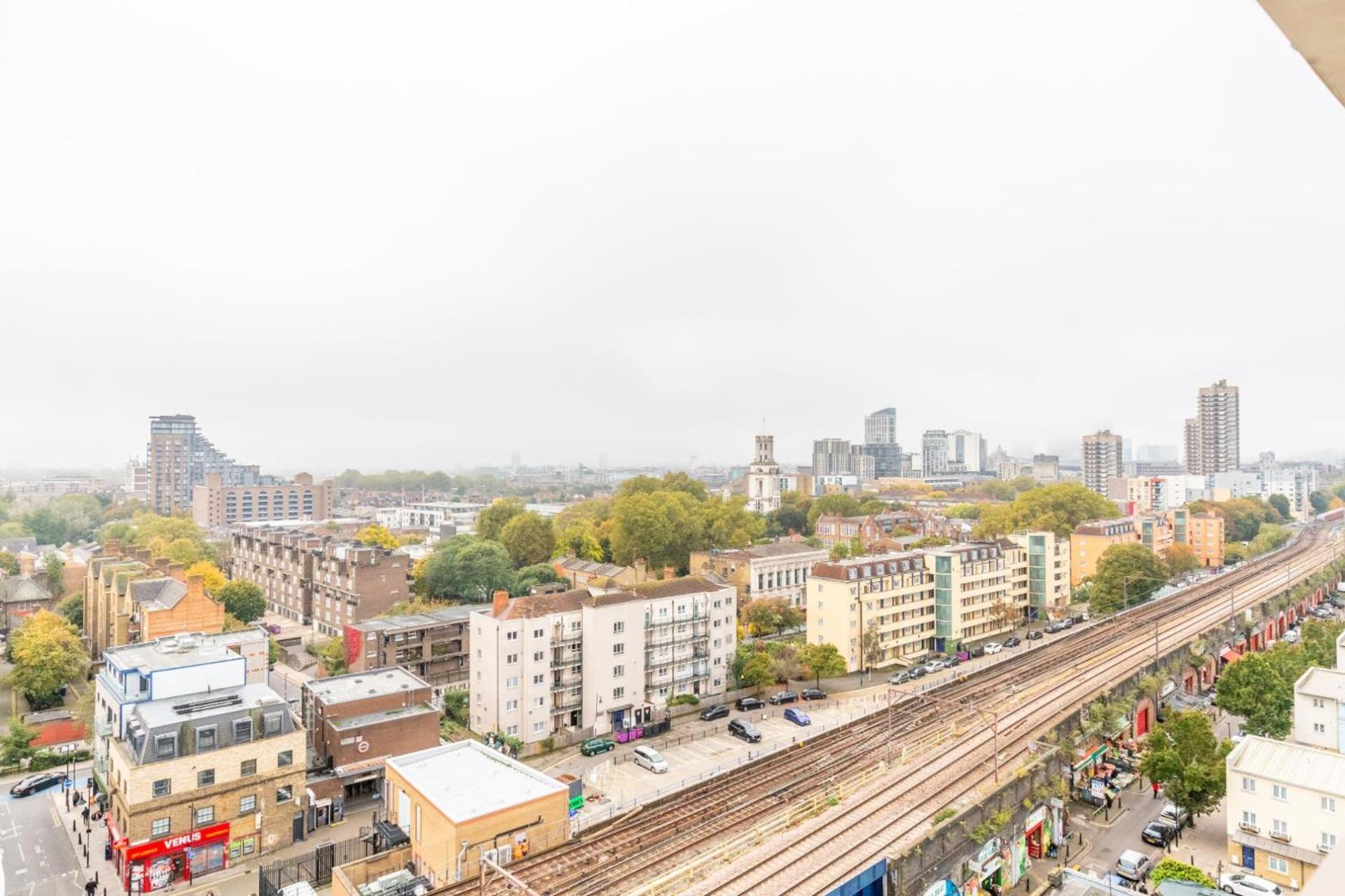 Bright 2 Bed Flat With Views Near Tower Bridge Apartment London