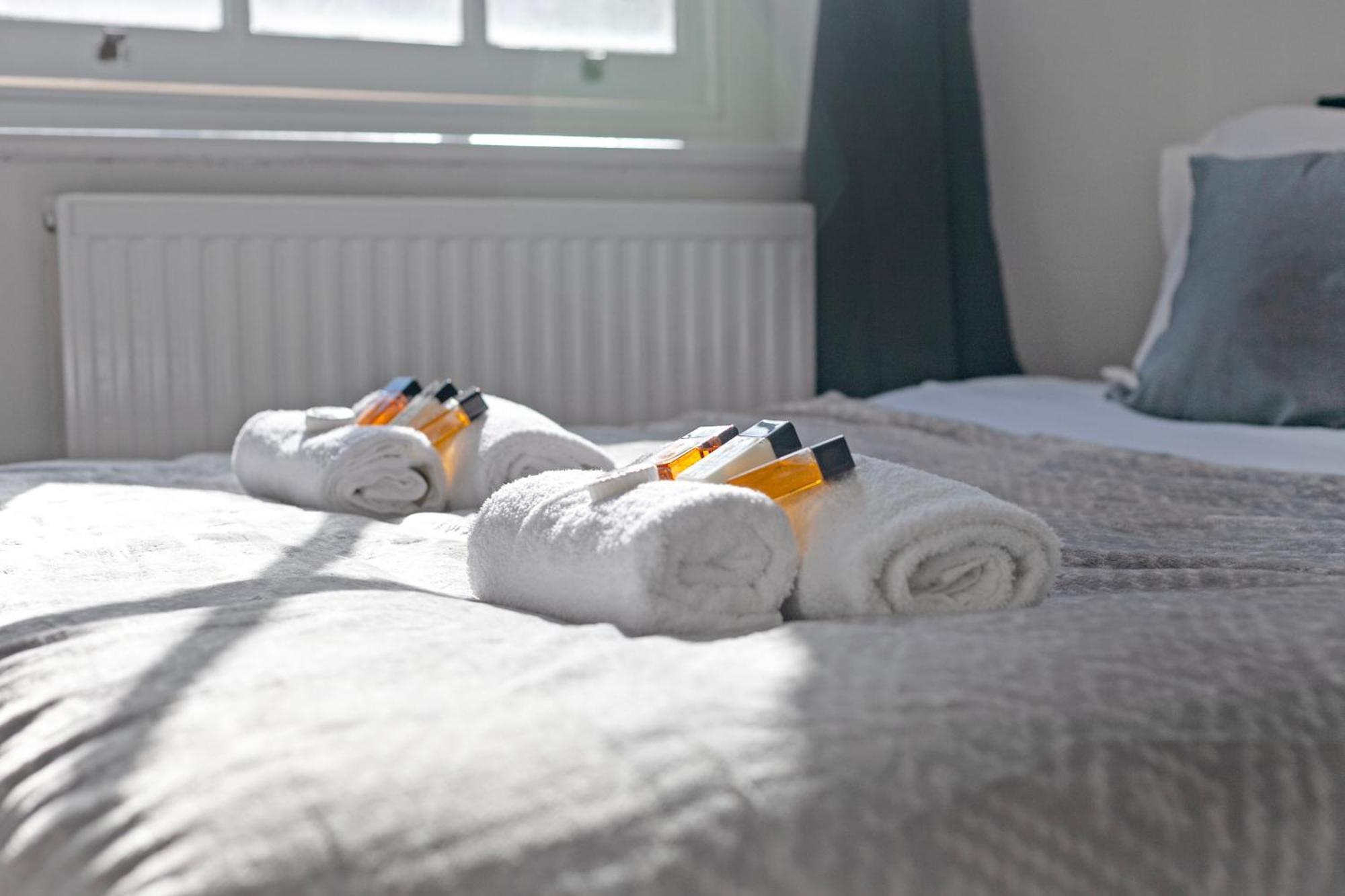 Leilighet Beautiful 3 Bedroom Flat In Scott Ellis Gardens