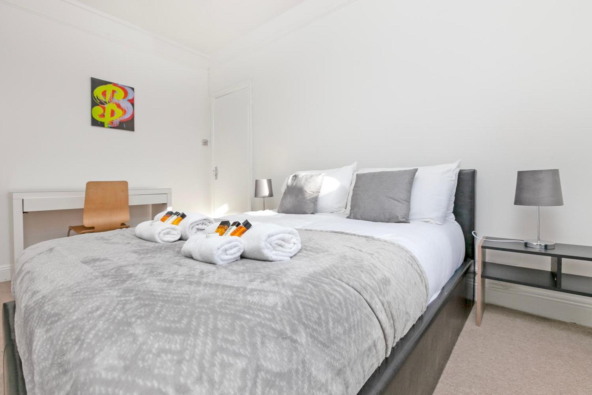 Apartamento Beautiful 3 Bedroom Flat In Scott Ellis Gardens Londres