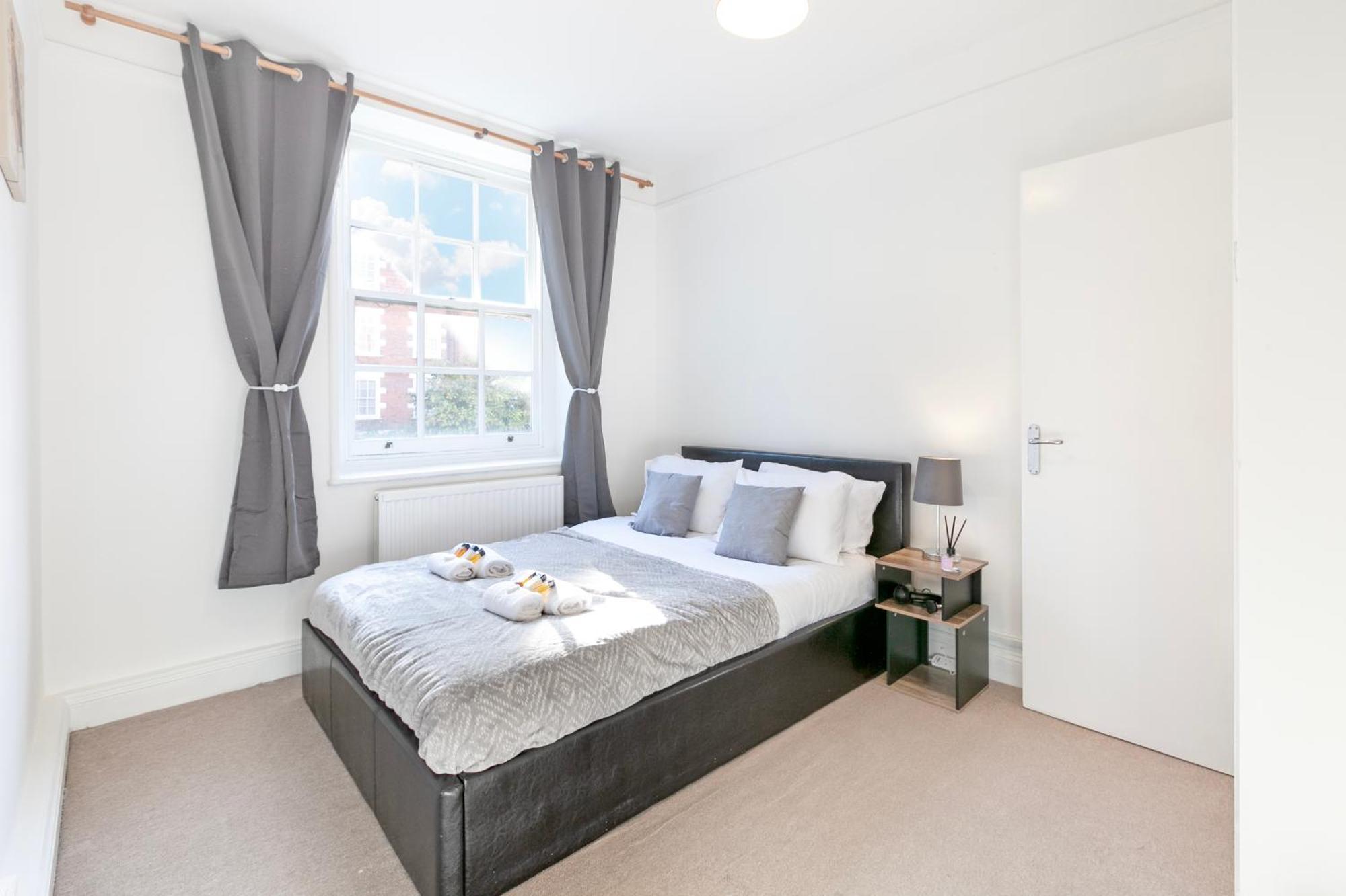 Apartamento Beautiful 3 Bedroom Flat In Scott Ellis Gardens Londres