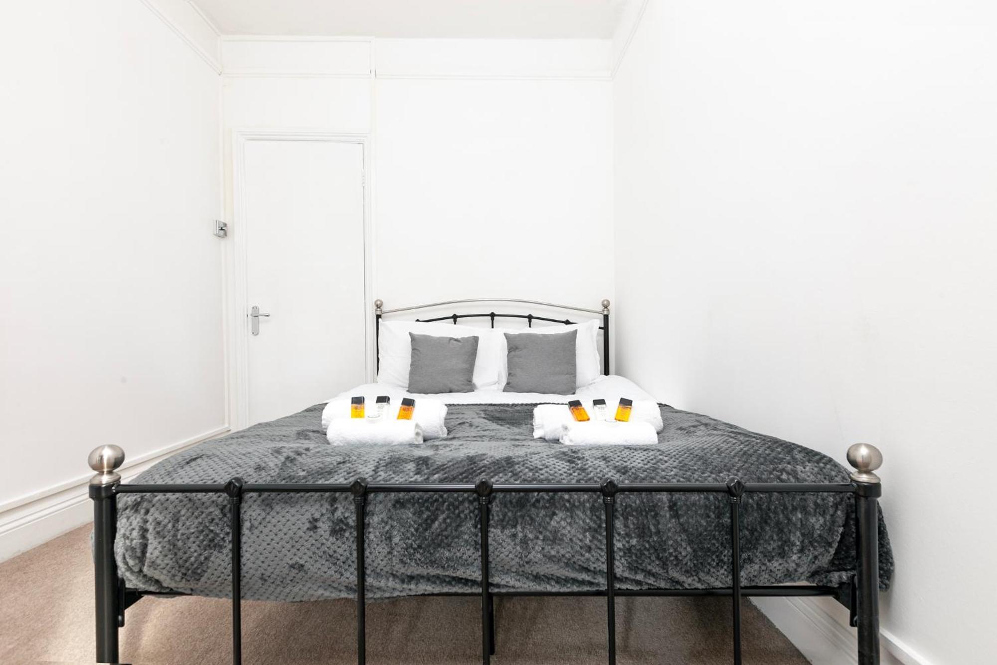 Apartamento Beautiful 3 Bedroom Flat In Scott Ellis Gardens Londres