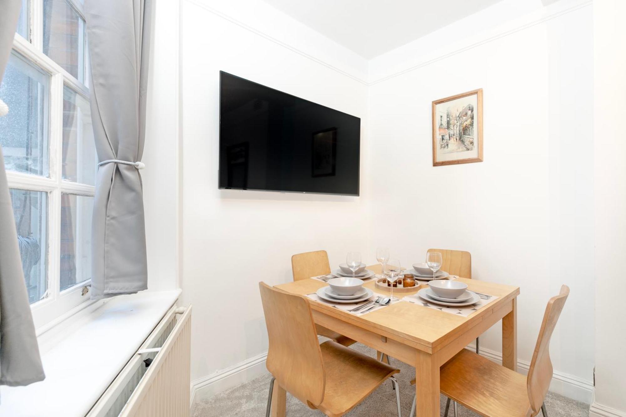 Beautiful 3 Bedroom Flat In Scott Ellis Gardens Apartamento