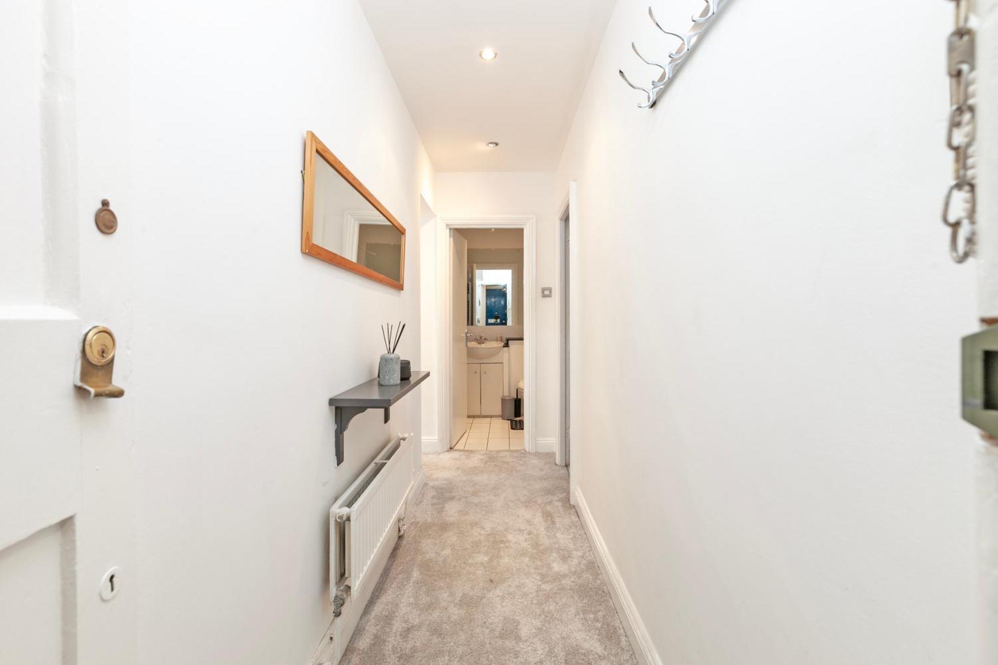 Beautiful 3 Bedroom Flat In Scott Ellis Gardens Leilighet London