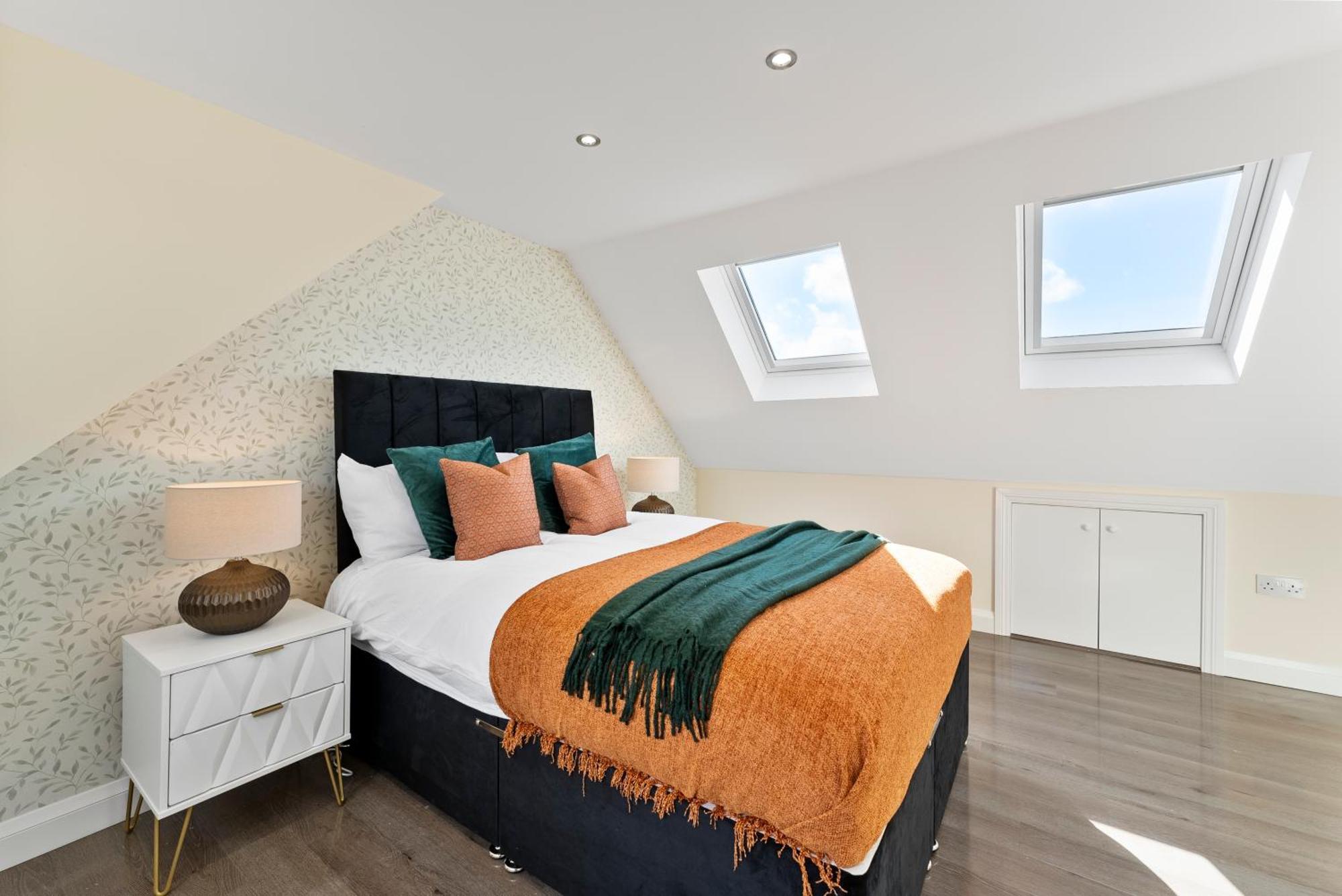 Stylish Wembley Gem - Parking -sleeps 14 London
