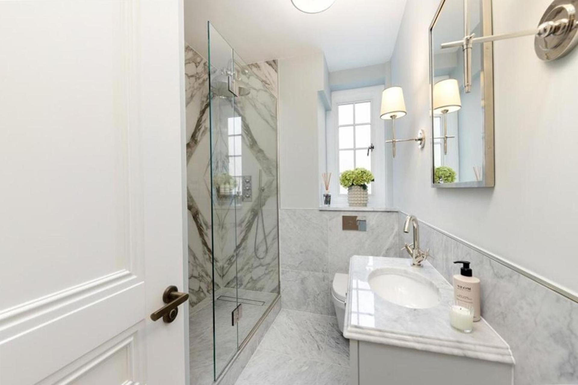 Chelsea Manor Retreat With 2 Bedrooms Apartment