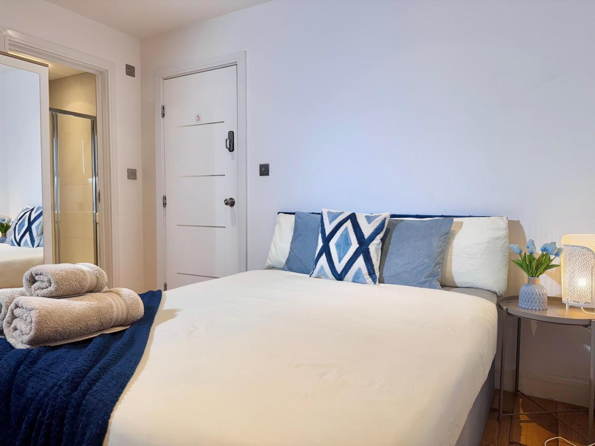 Gasthuis En-suites With Free Parking 30min To *