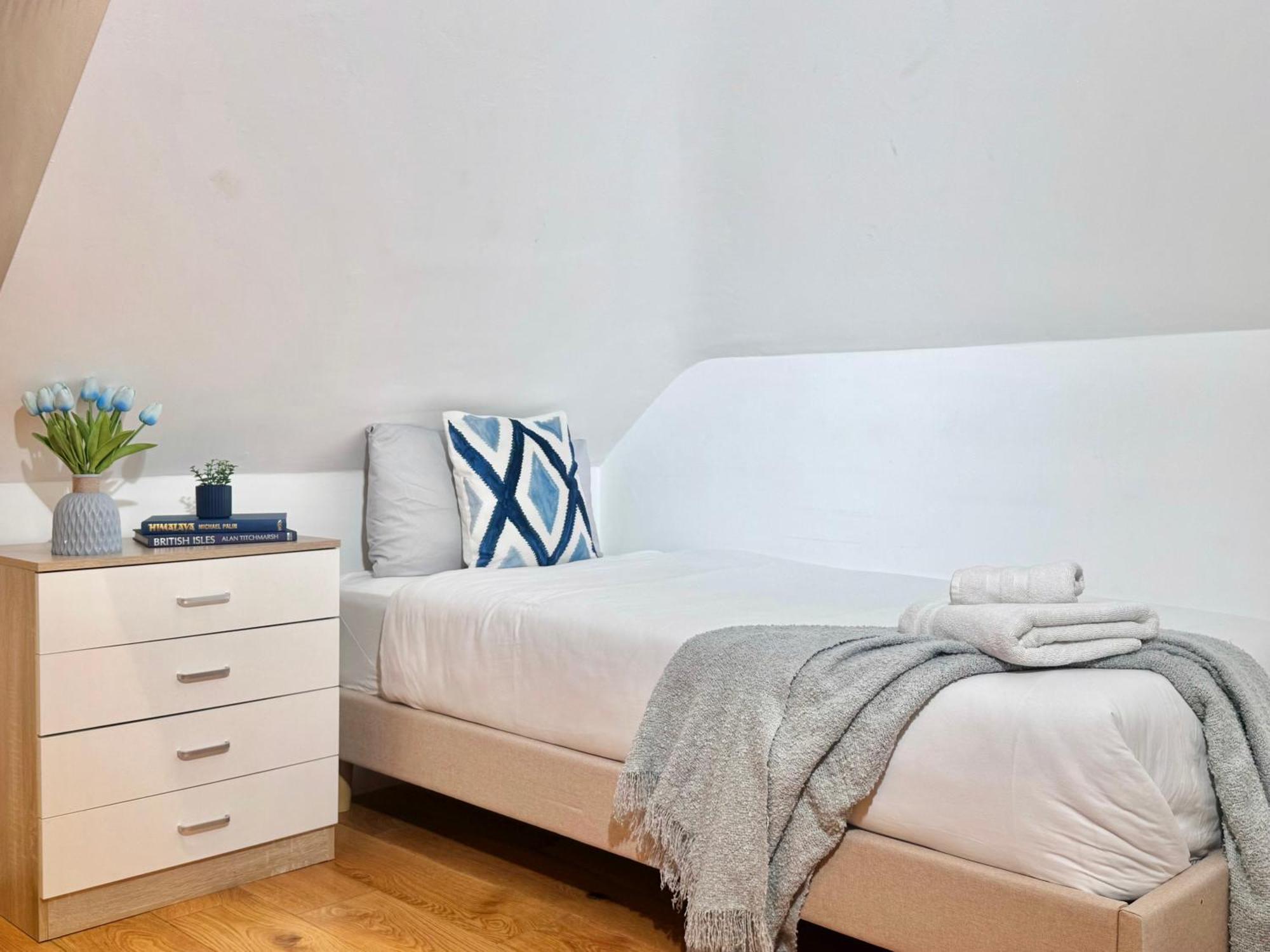 Guest house En-suites With Free Parking 30min To London