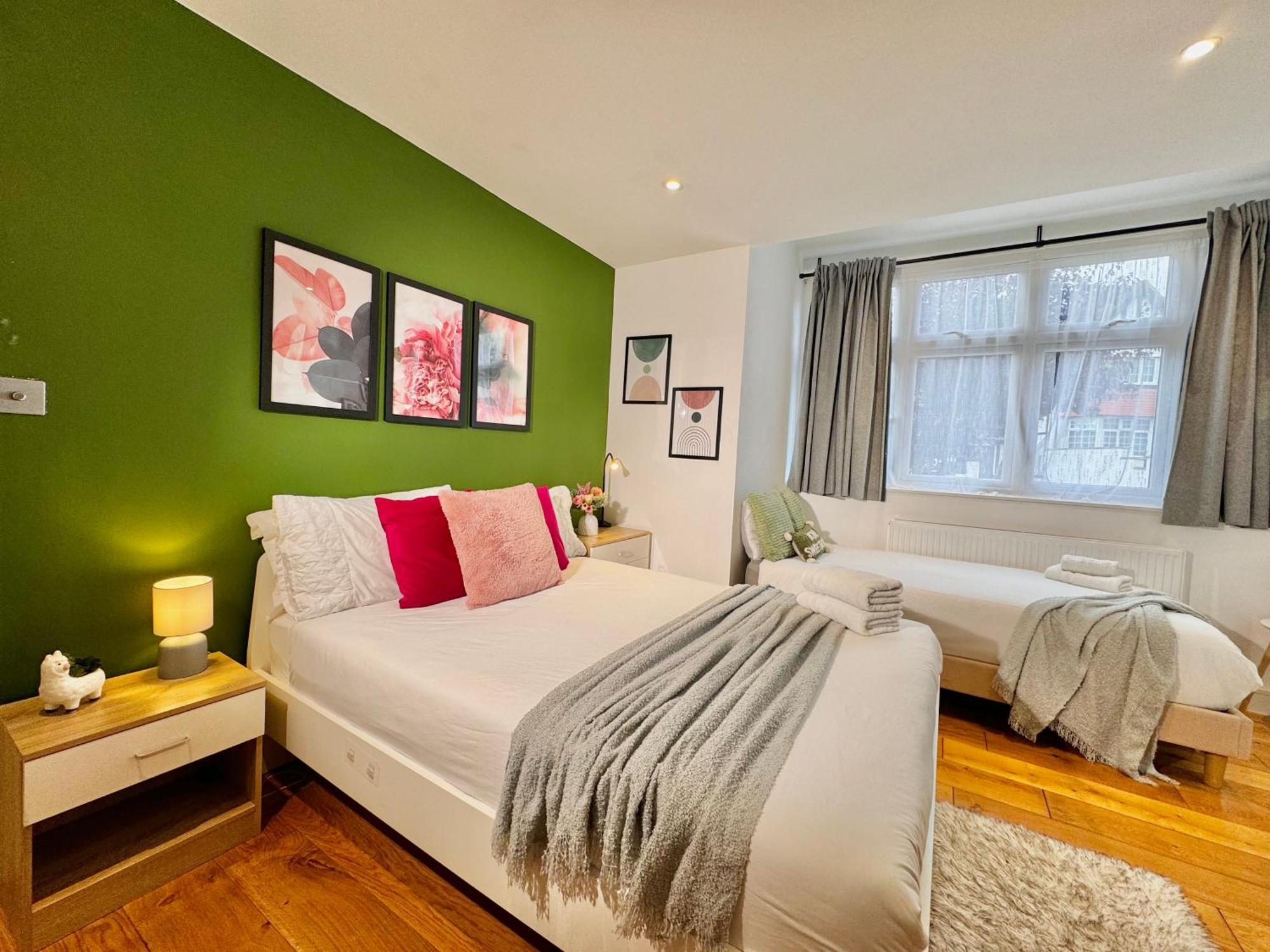 En-suites With Free Parking 30min To Gasthuis