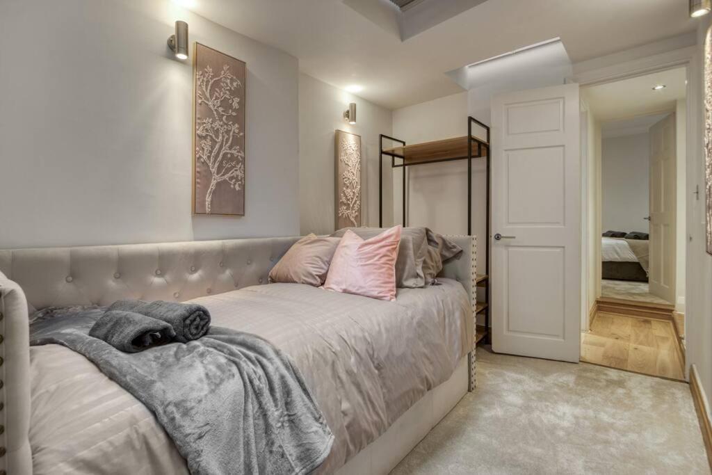 3bed 3bath Kensington Palace Apartment *