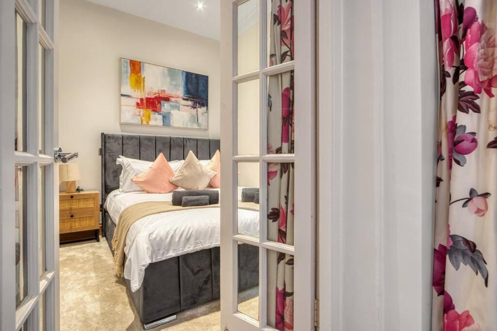 3bed 3bath Kensington Palace London