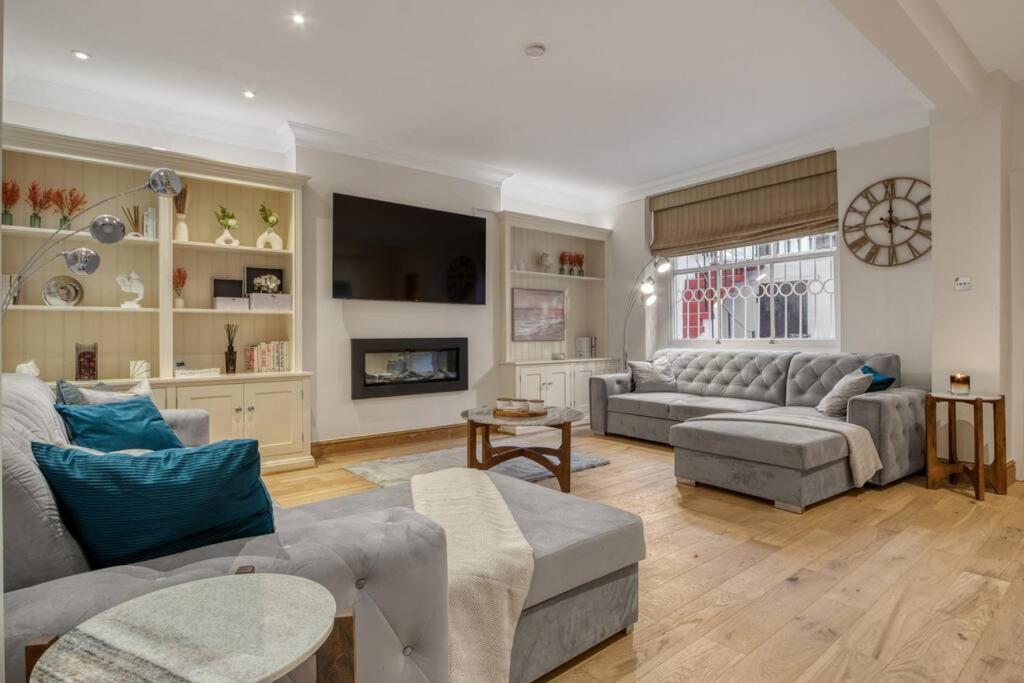 3bed 3bath Kensington Palace Apartment