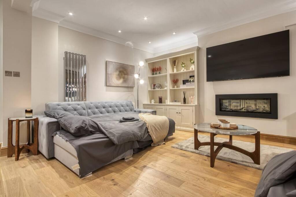 3bed 3bath Kensington Palace * London