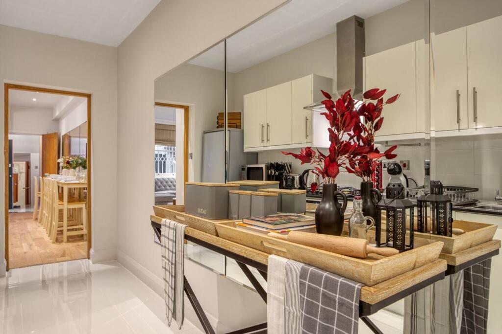3bed 3bath Kensington Palace Apartment London