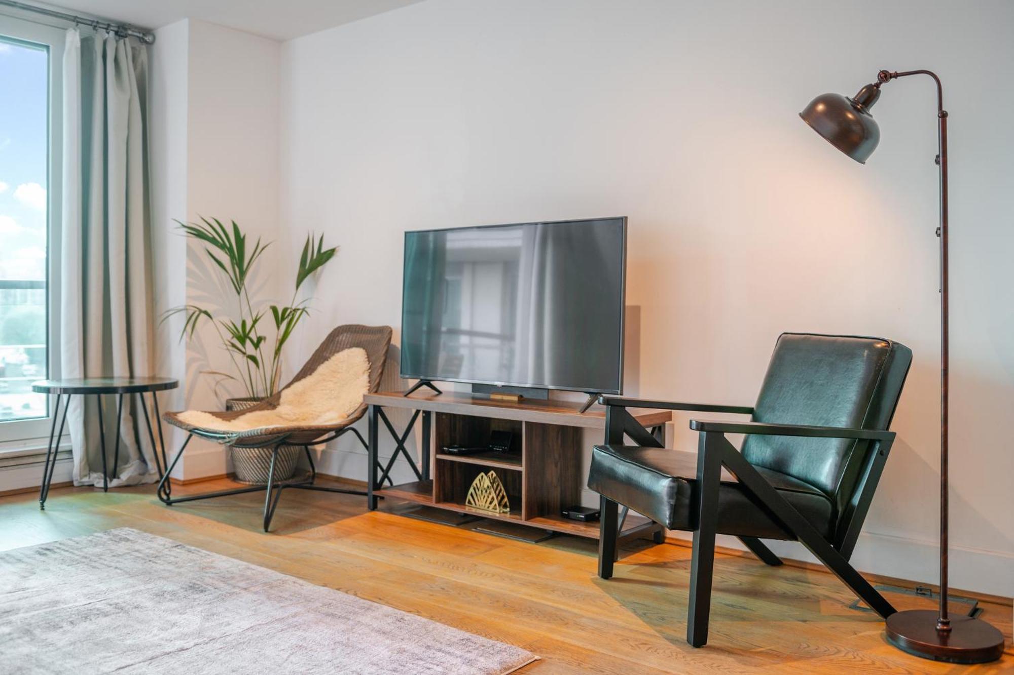 Riverside Balcony Apartments, 10 Minutes From Oxford Circus Apartamento Londres