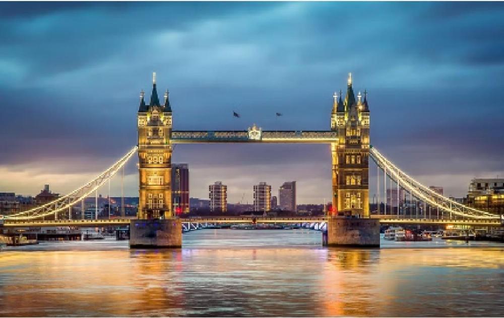 Priced Living Deluxe Bedroom 4 * Londen