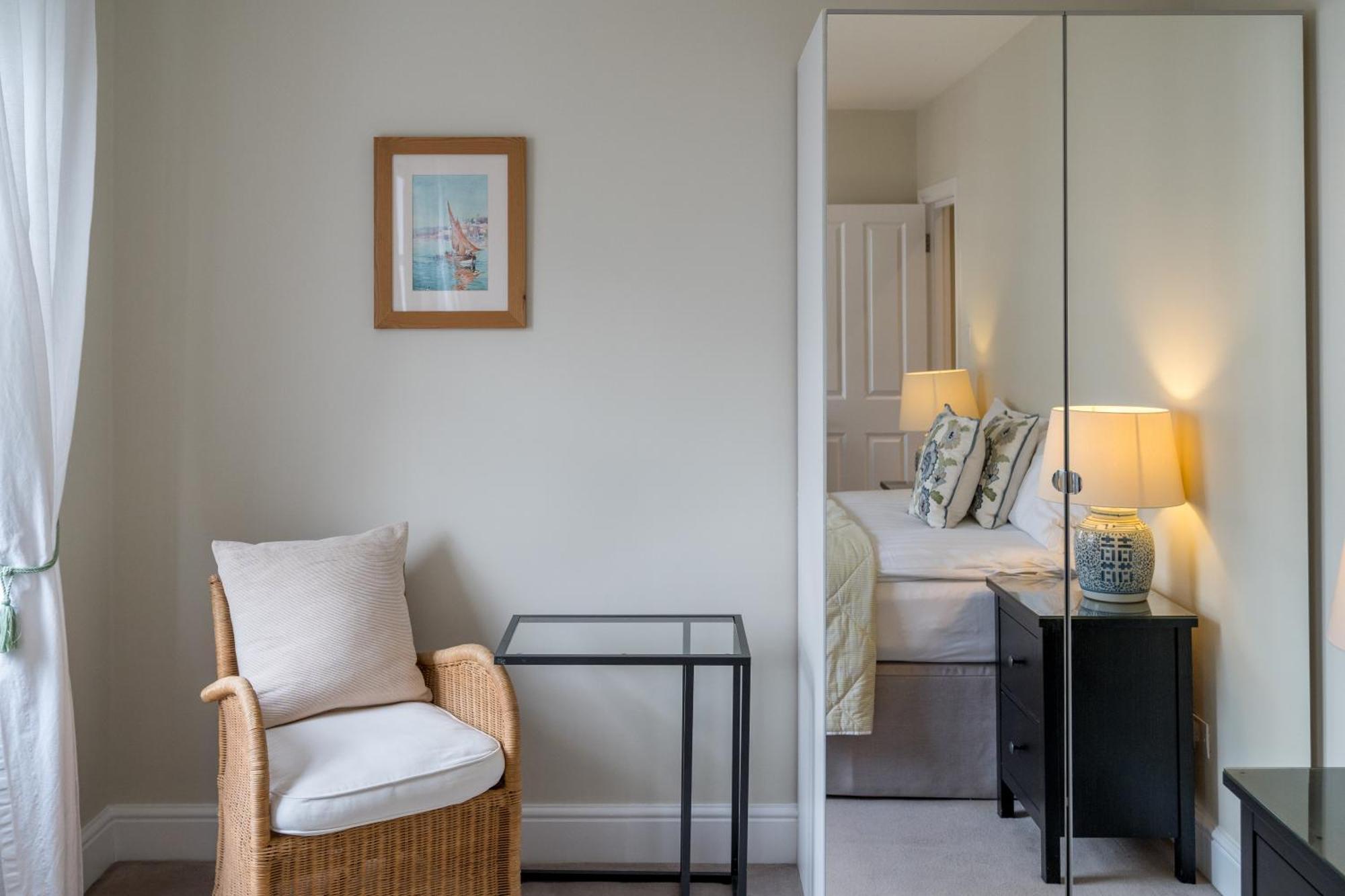 Leilighet Spacious Flat Near Victoria And Warwick Square London