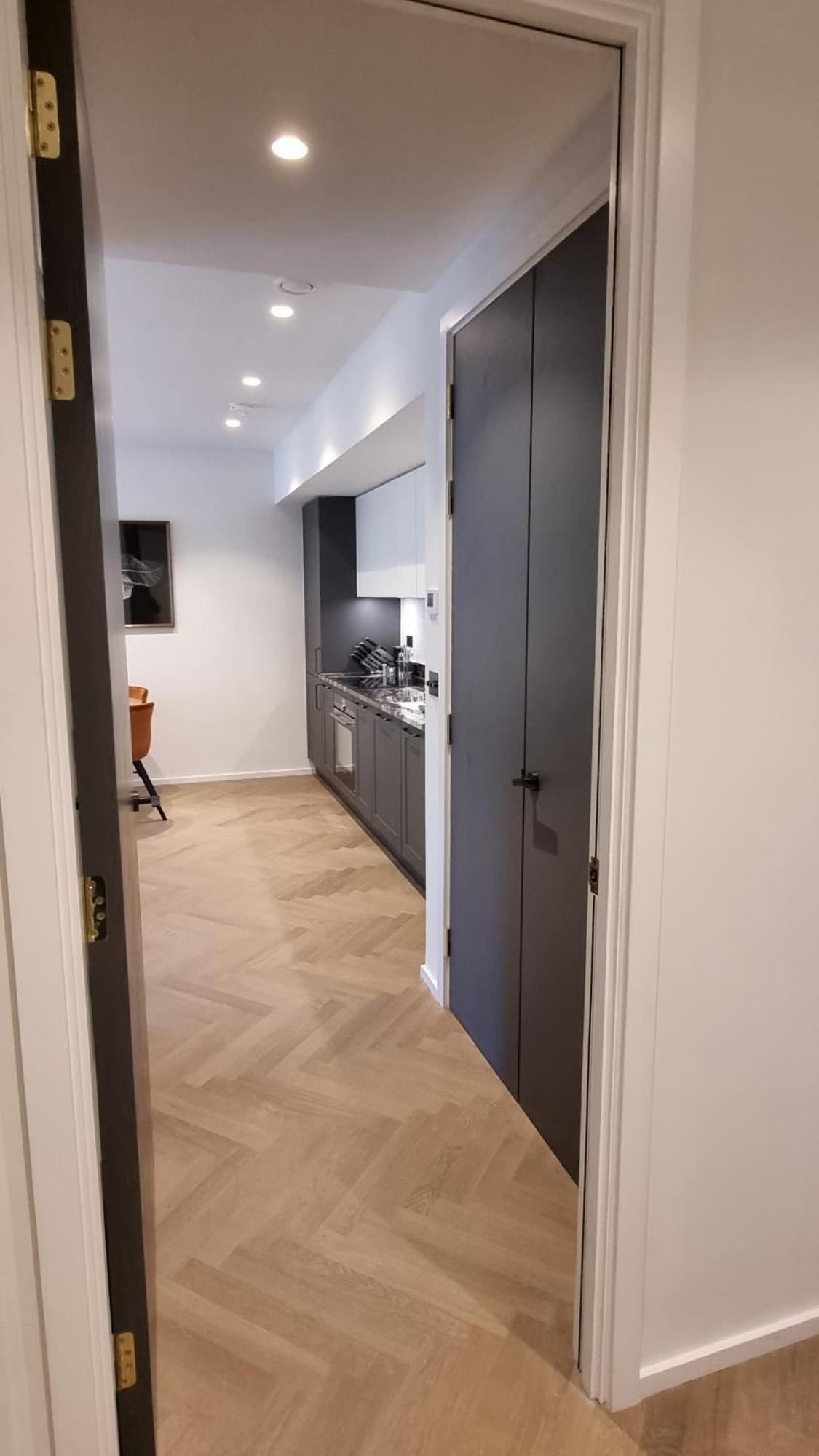Five Star Luxury One Bed In Leafy West Hampstead *