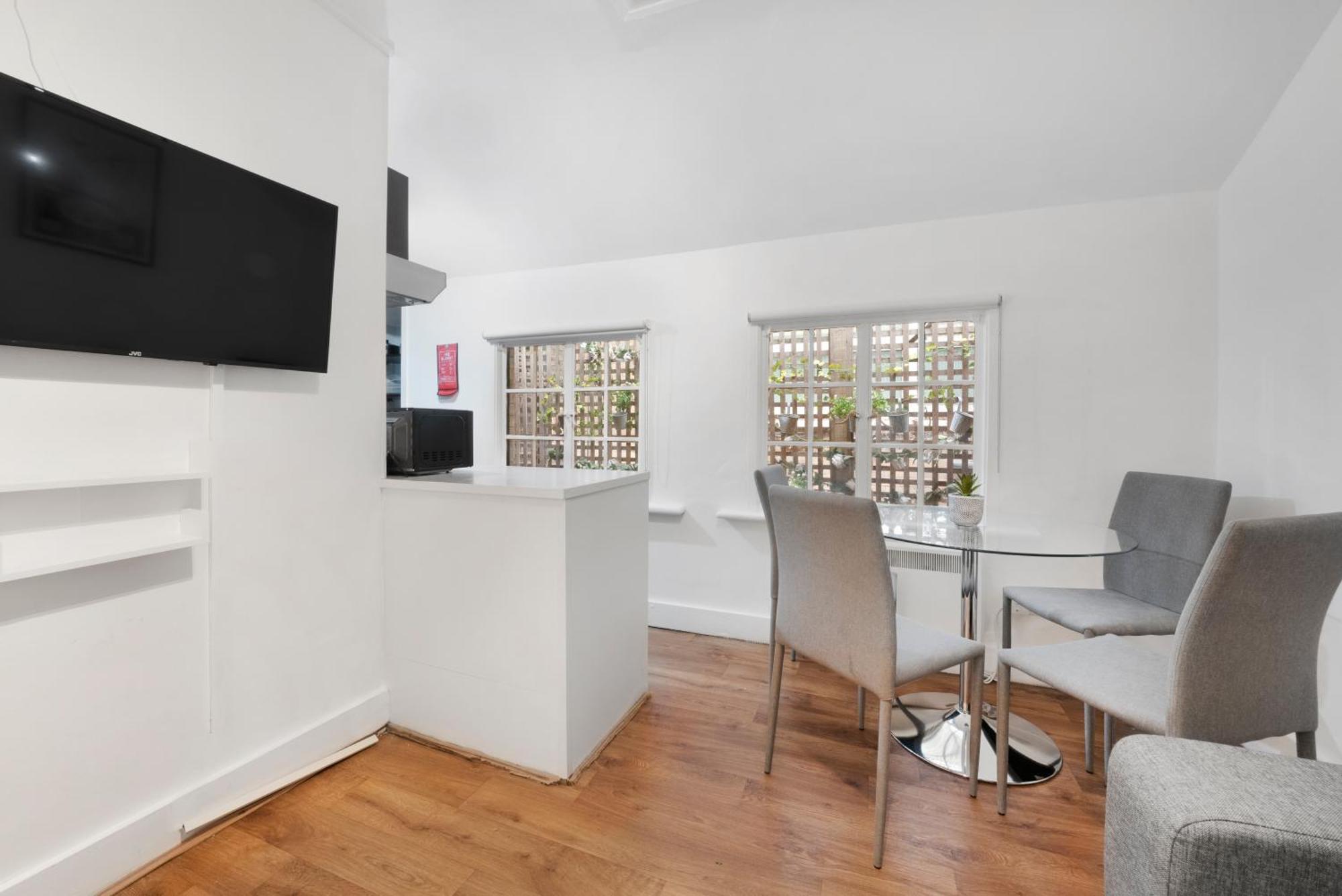 2 Bed Piccadilly 1 Londen