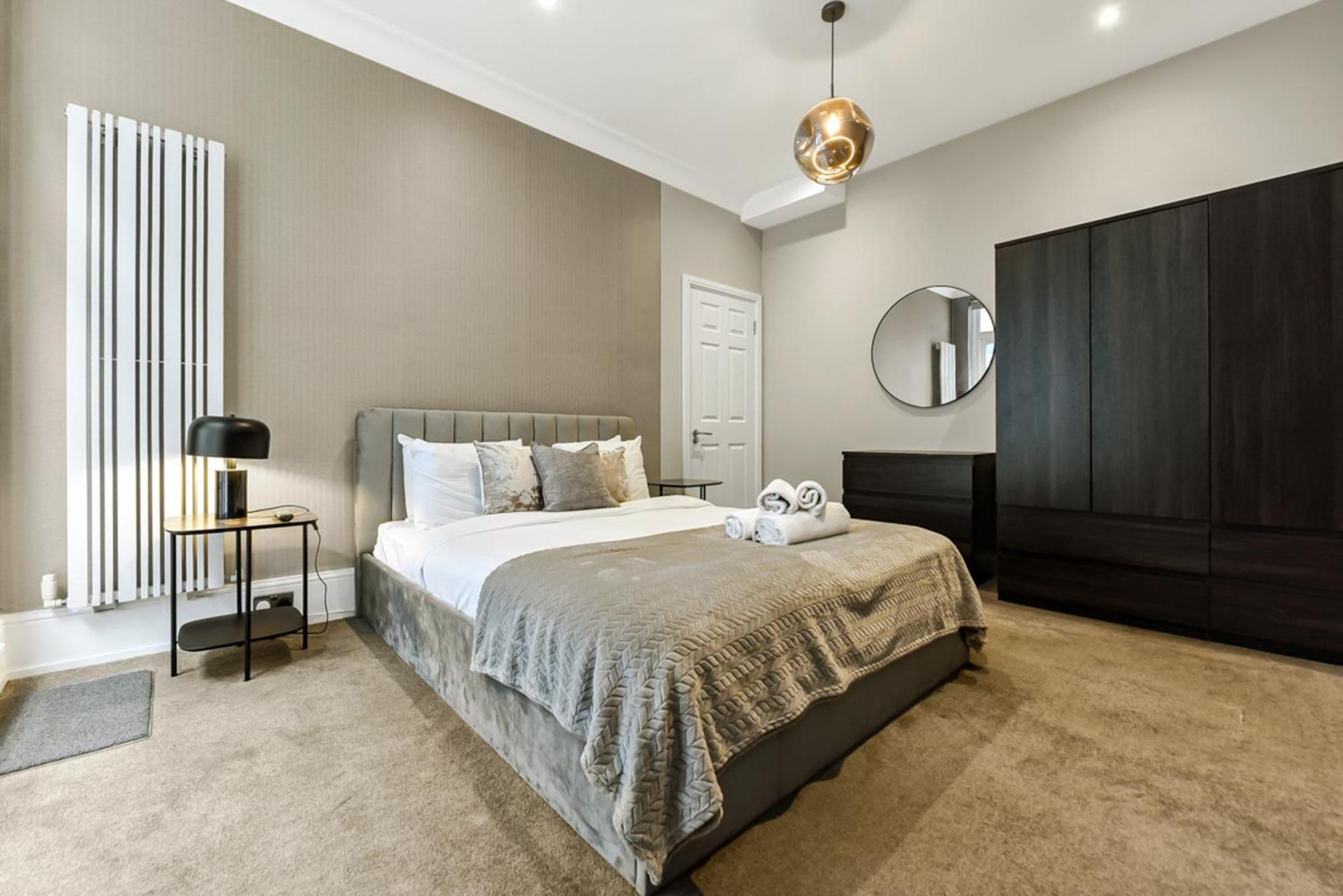 Mayfair With Private Terrace- 2 Bed Londen