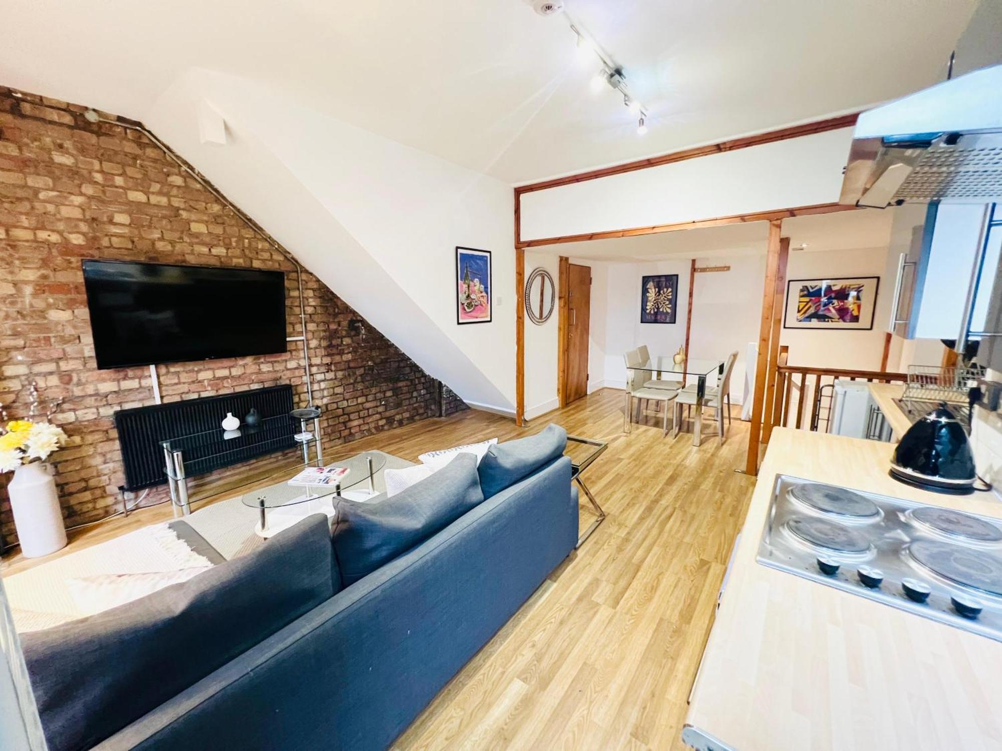 Apartment 2 Bed Garden Flat- Highgate London