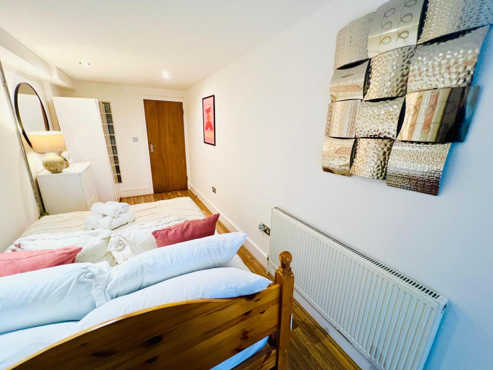 Apartment 2 Bed Garden Flat- Highgate